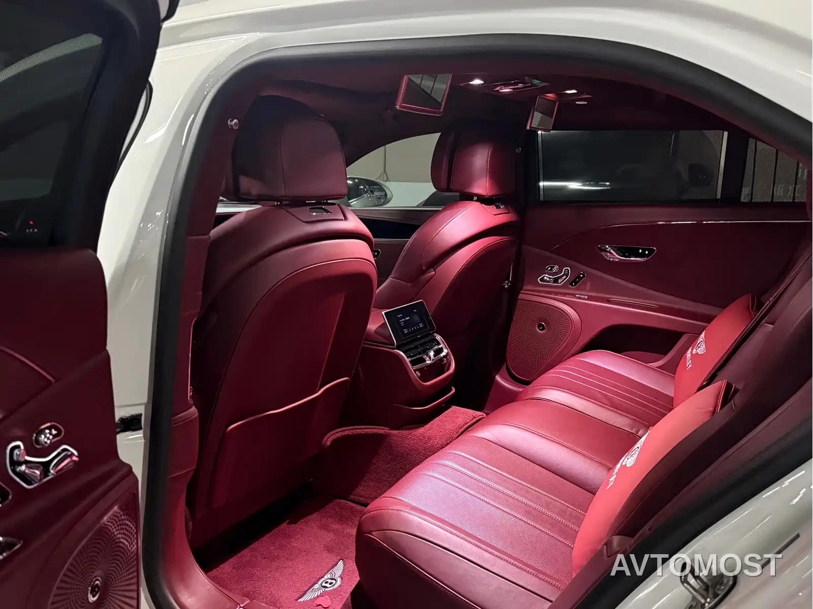Bentley Flying Spur 2022 4.0T V8 Standard — фото 6
