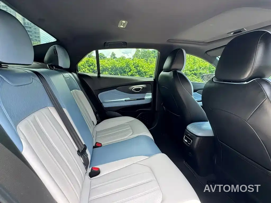 GAC Trumpchi Emkoo 2023 Shadow Leopard H High-Efficiency Hybrid — фото 6