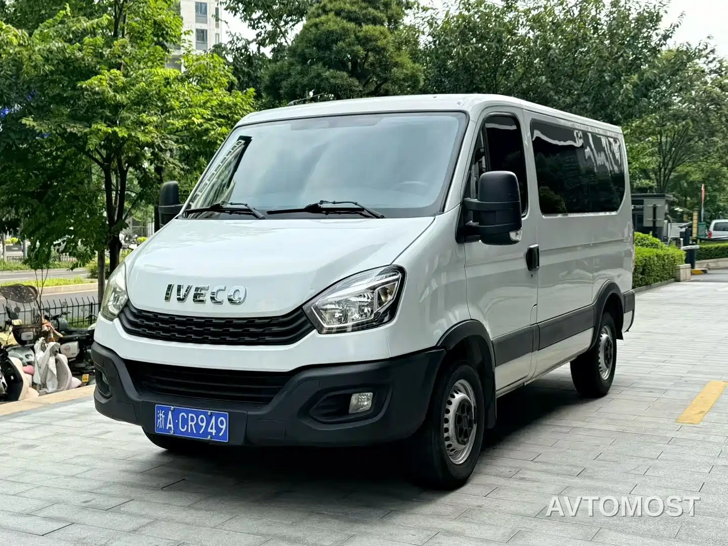 Iveco Daily 2021 2.0T Manual Chaorui Short Wheelbase Low Roof Sliding Door F1A — фото 1