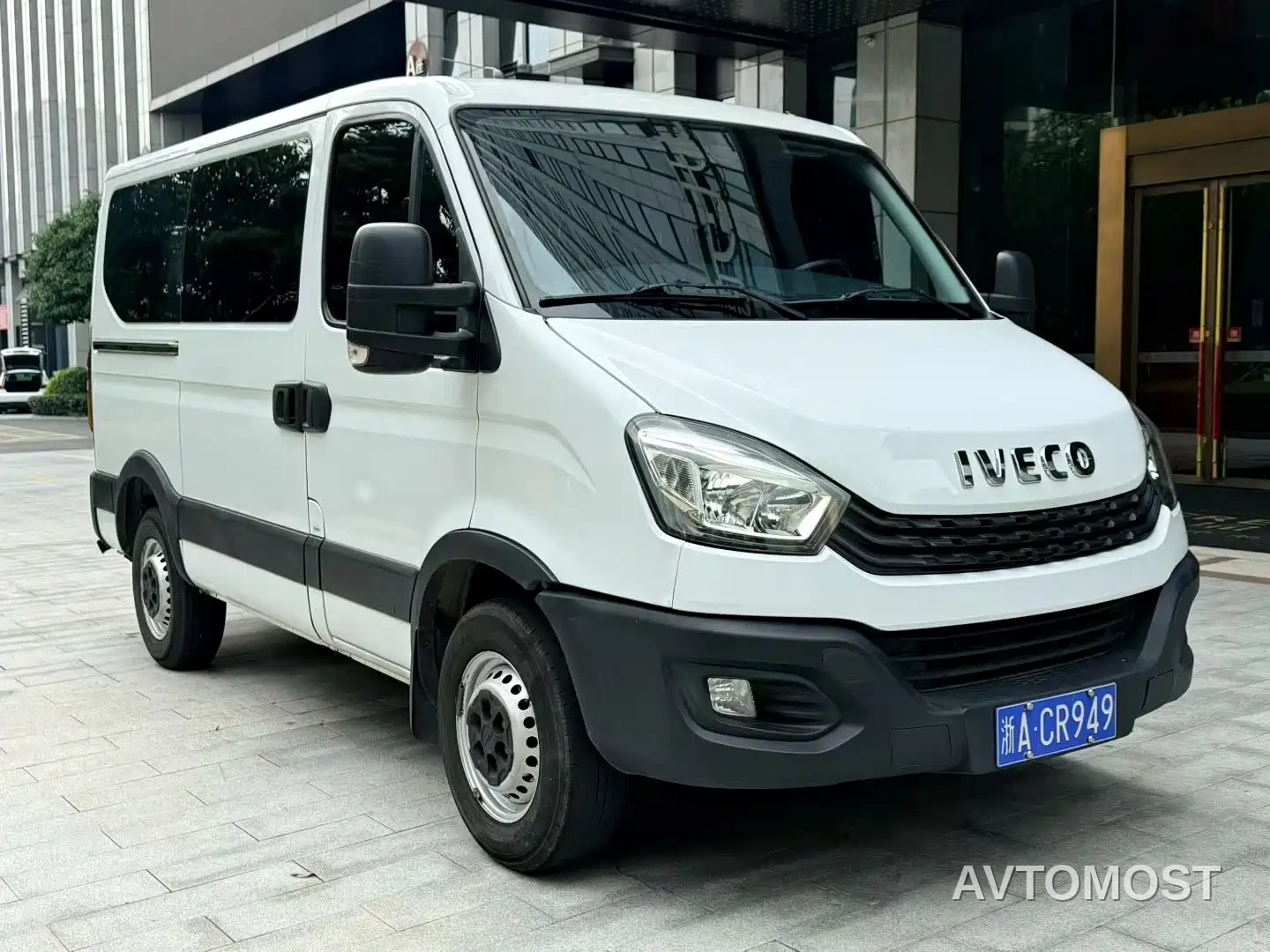 Iveco Daily 2021 2.0T Manual Chaorui Short Wheelbase Low Roof Sliding Door F1A — фото 3