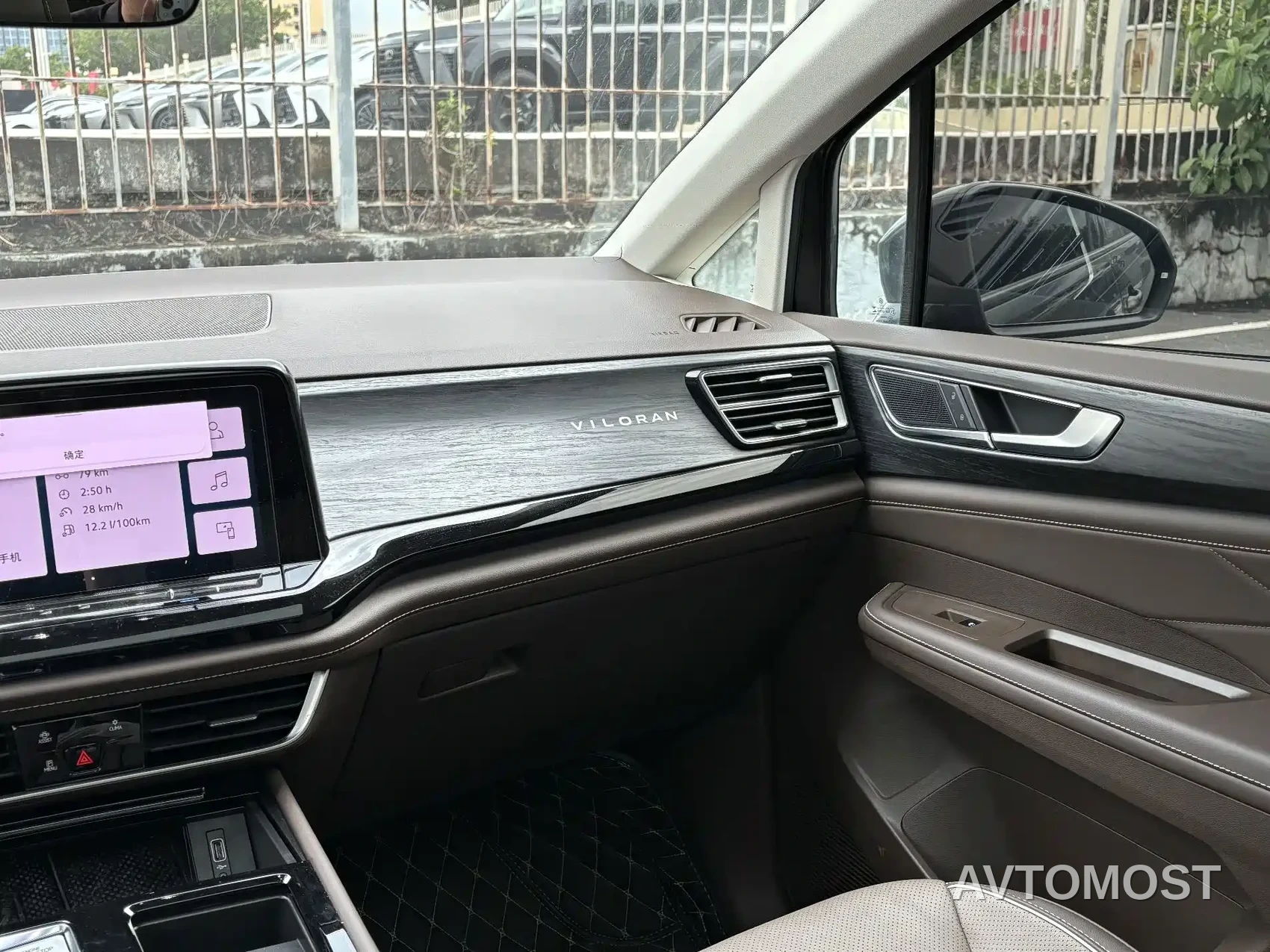 Volkswagen Viloran 2023 Facelift 380TSI Premium Edition — фото 9