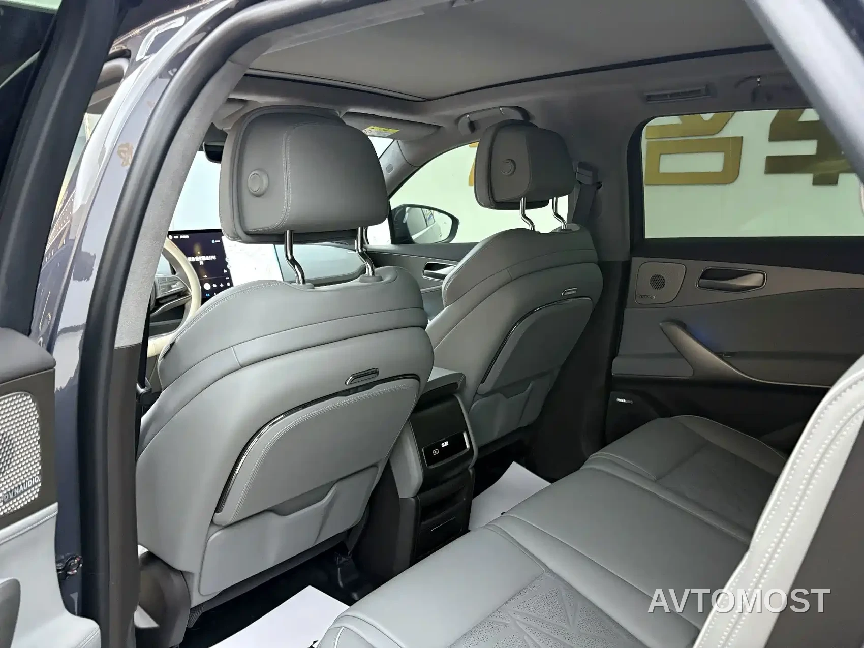 Denza N8 2023 Model AWD Super Hybrid Flagship 7-Seater — фото 12