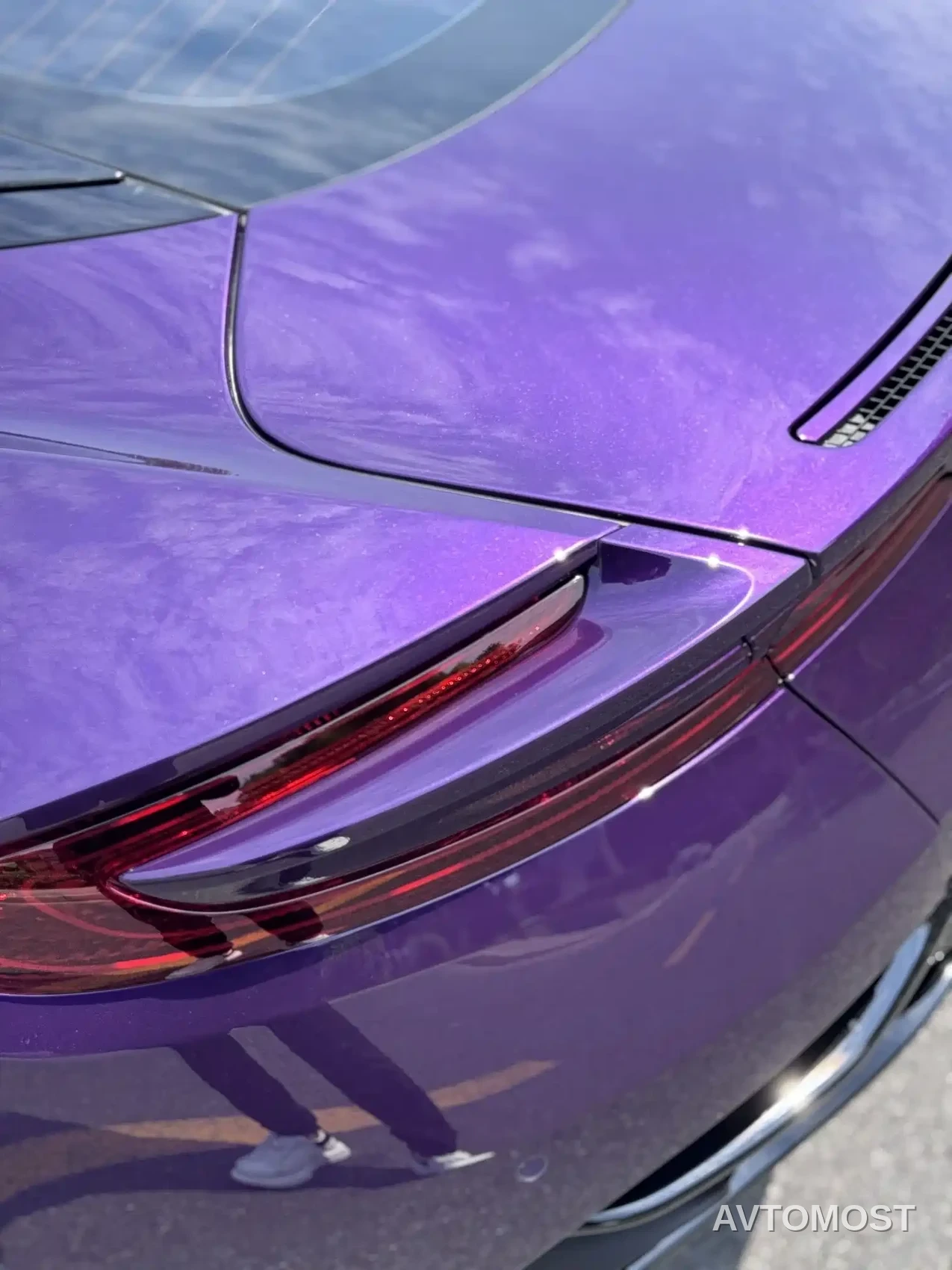 Aston Martin DB12 2023 4.0T V8 Coupe — фото 12