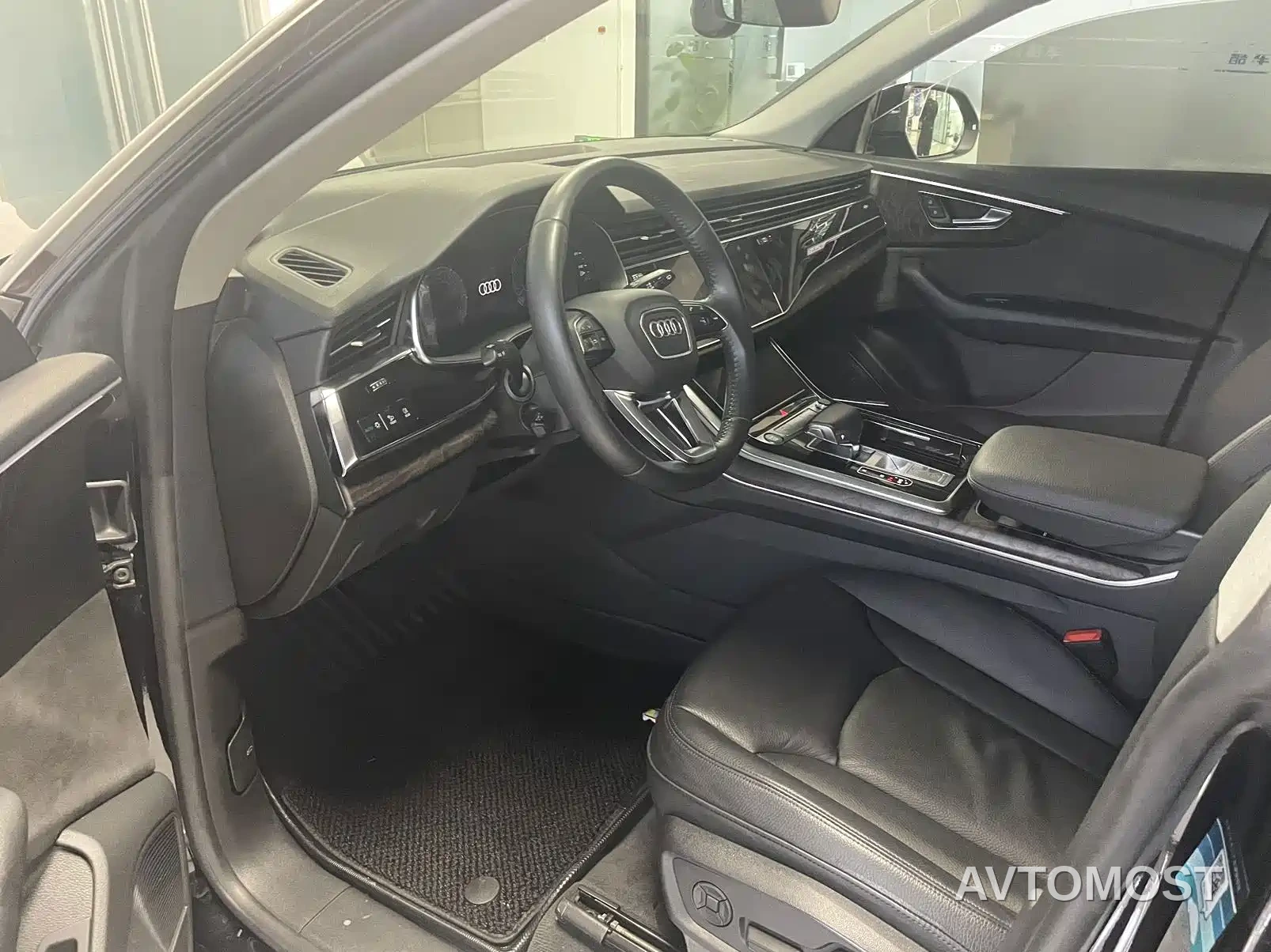 Audi Q8 2019 Model 55 TFSI Premium Dynamic — фото 2