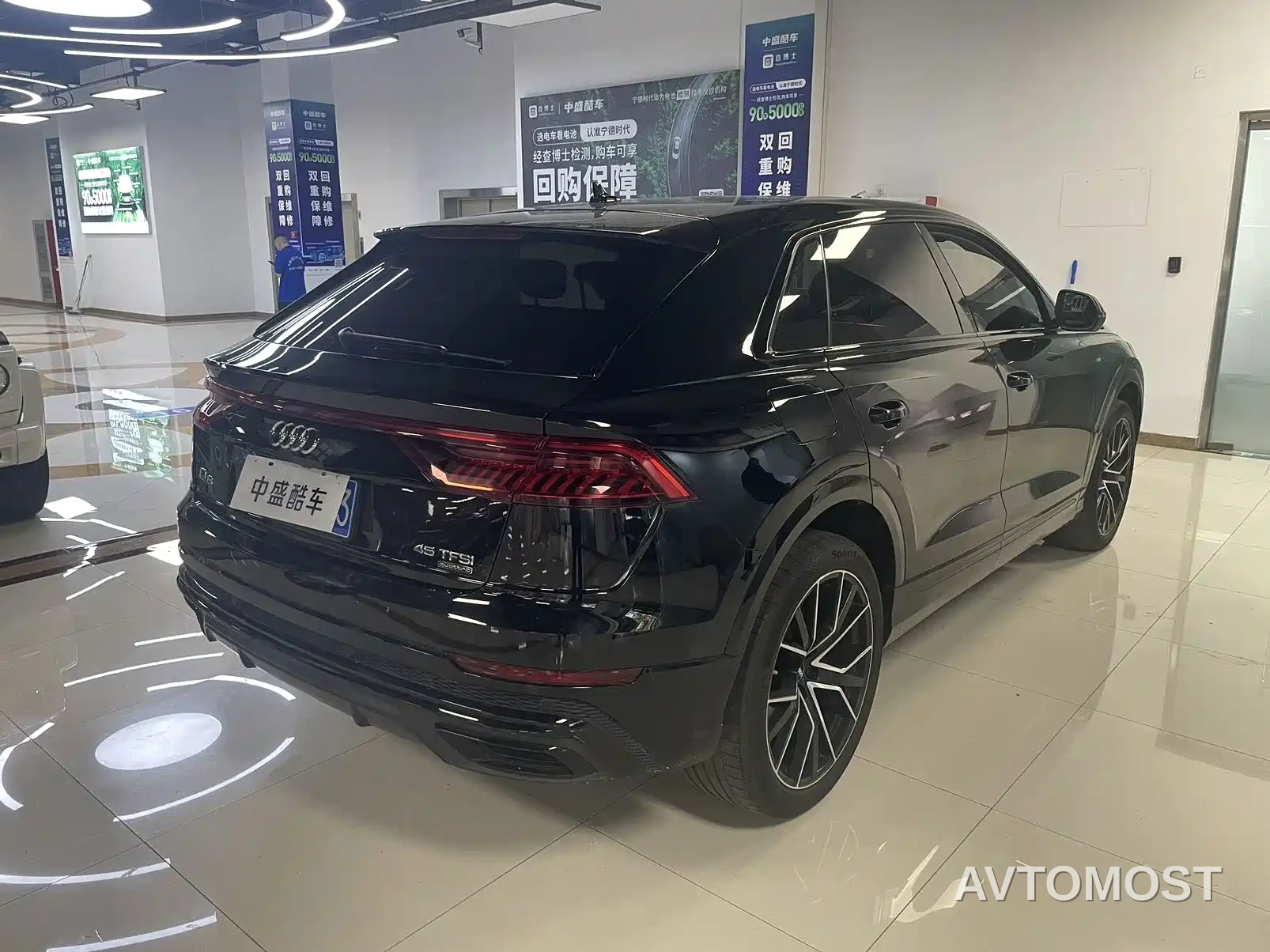 Audi Q8 2019 Model 55 TFSI Premium Dynamic — фото 6