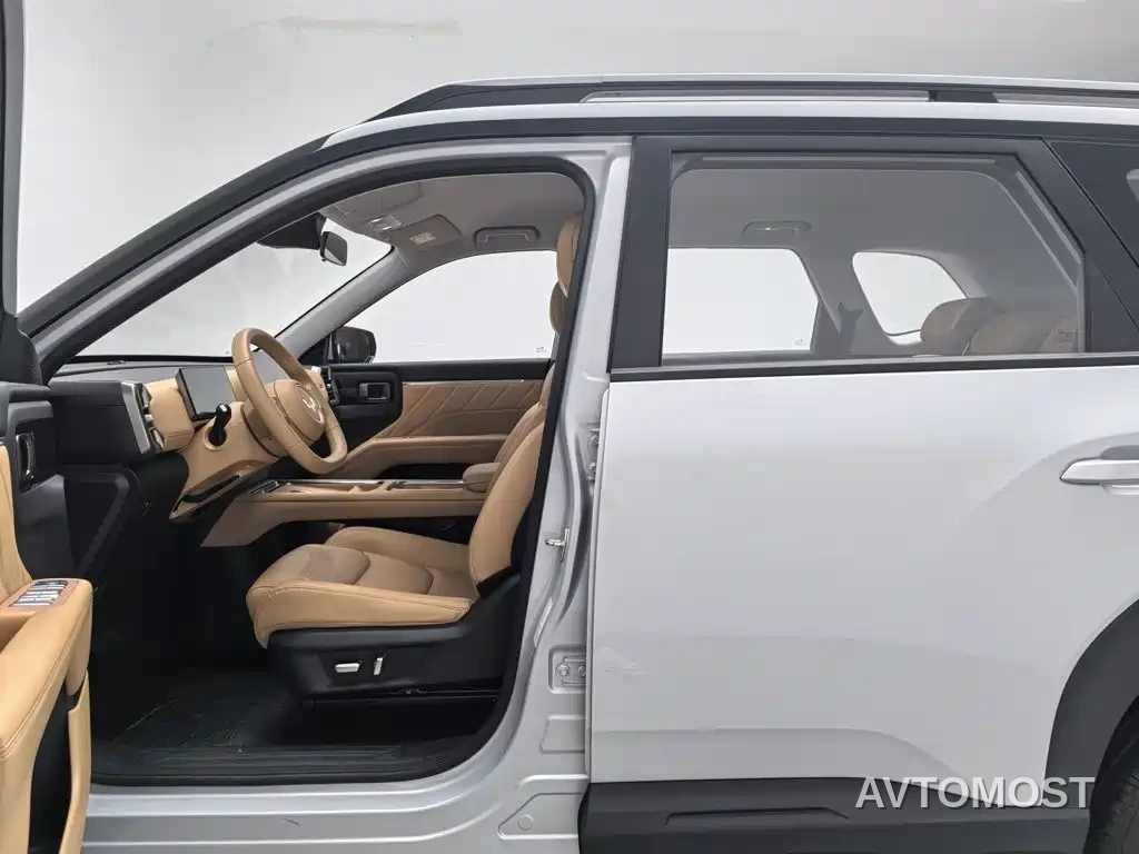 Wuling Motors Starlight 560 NEV 2025 Model Plug-in Hybrid Version 5-seater — фото 9