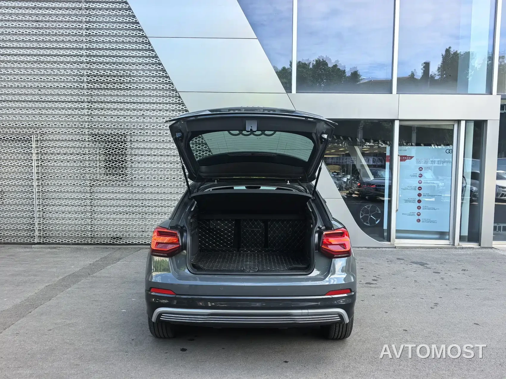 Audi Q2L e-tron 2019 Q2L e-tron Pure Electric Smart Enjoyment — фото 2