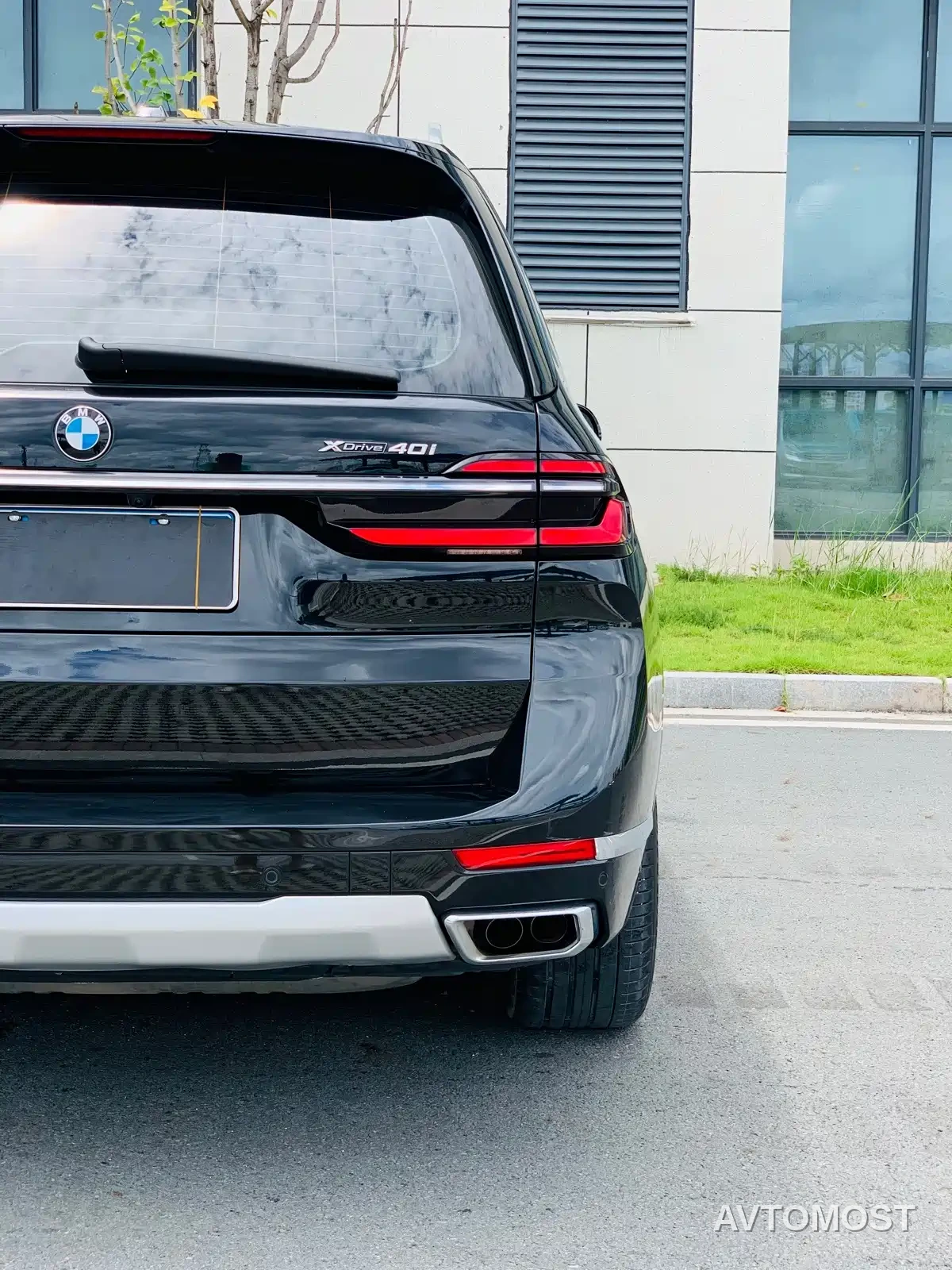 BMW X7 2023 xDrive40i Leading Luxury Package — фото 3