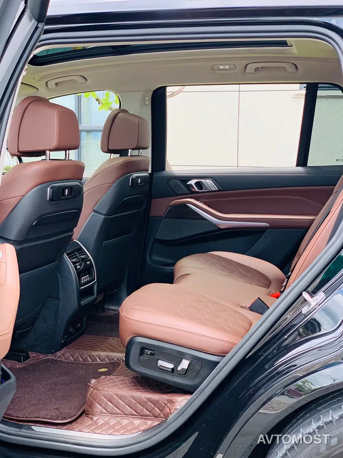 BMW X7 2023 xDrive40i Leading Luxury Package — фото 11