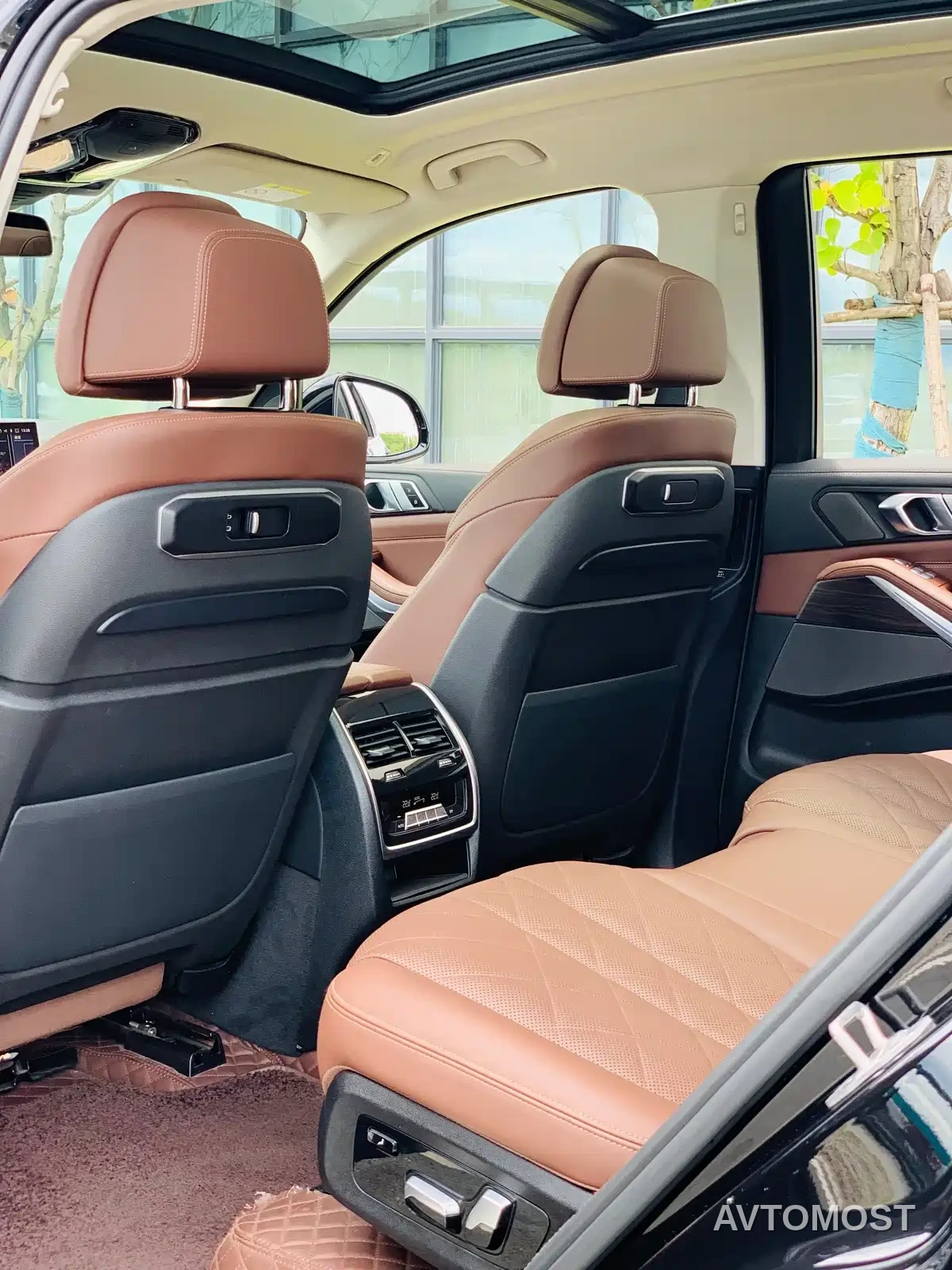 BMW X7 2023 xDrive40i Leading Luxury Package — фото 12