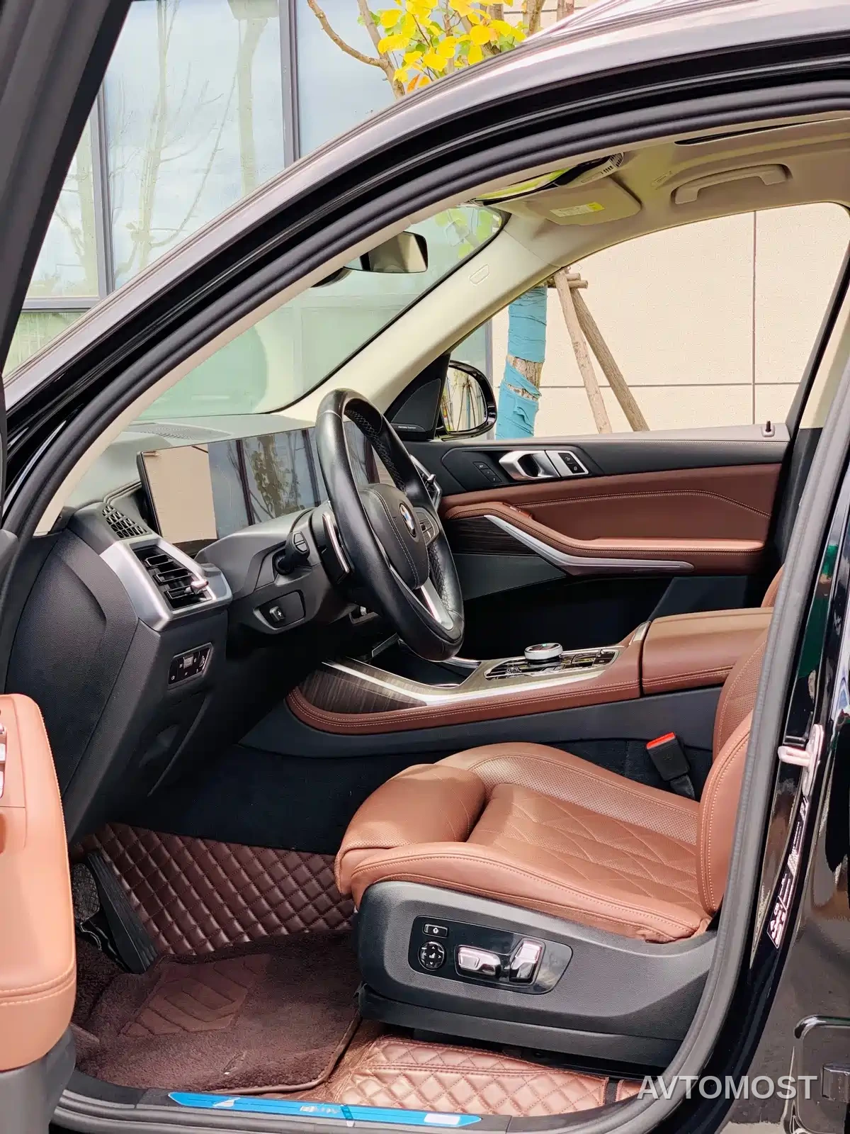 BMW X7 2023 xDrive40i Leading Luxury Package — фото 16