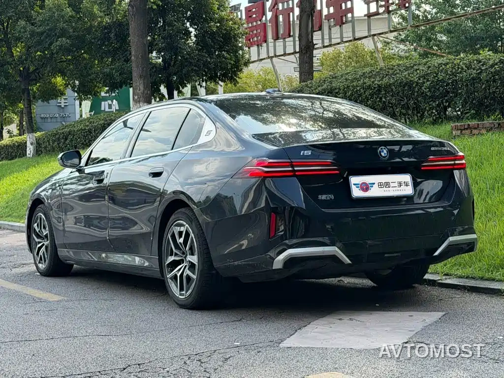 BMW i5 2024 eDrive 35L M Sport Package — фото 4