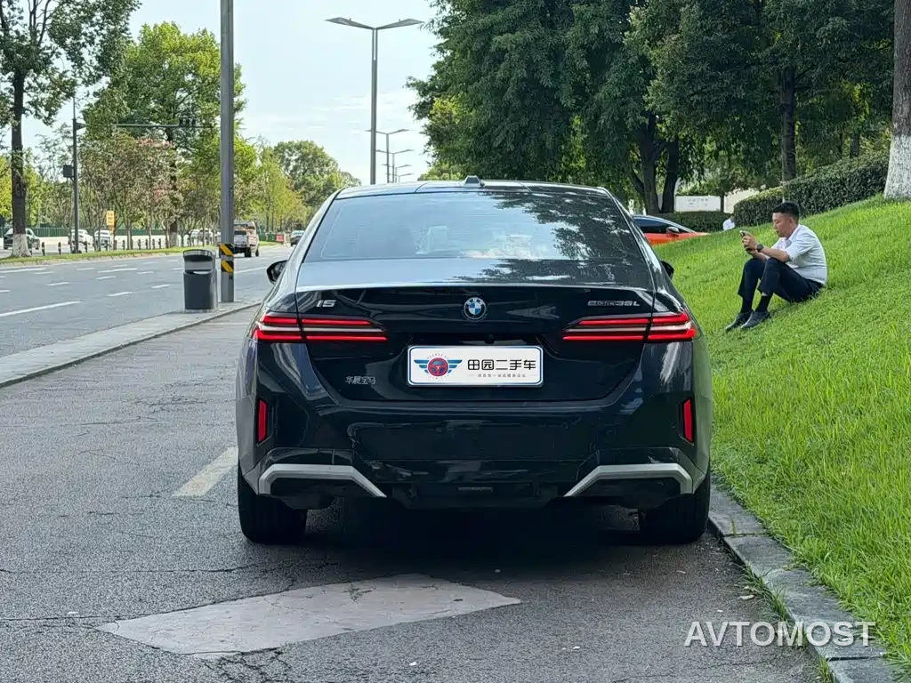 BMW i5 2024 eDrive 35L M Sport Package — фото 5