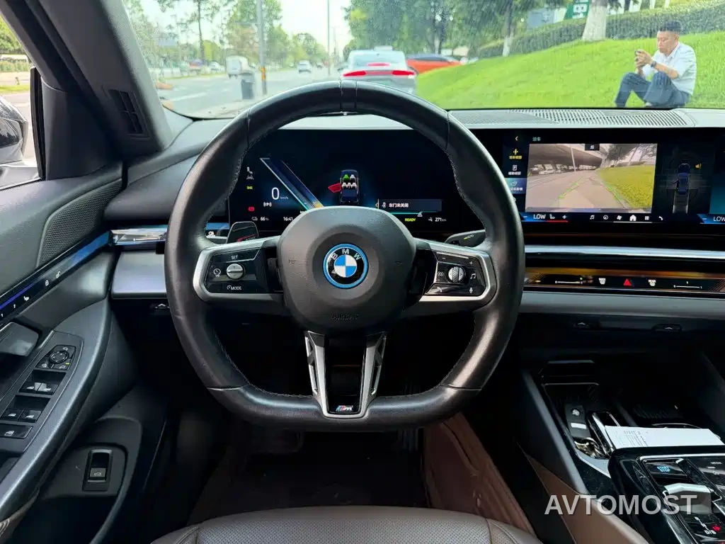 BMW i5 2024 eDrive 35L M Sport Package — фото 13