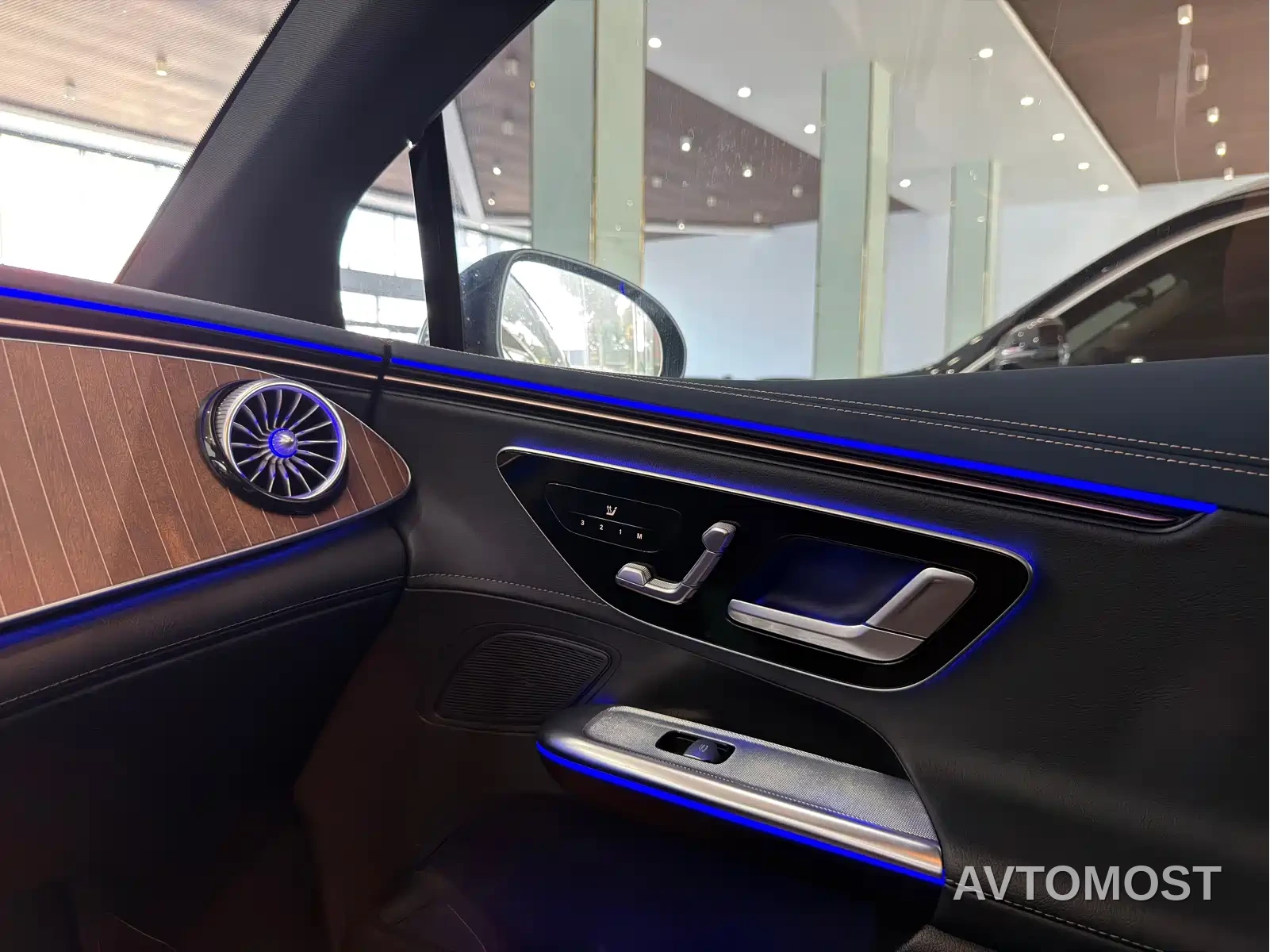 Mercedes-Benz EQE 2022 350 Pioneer Edition — фото 14