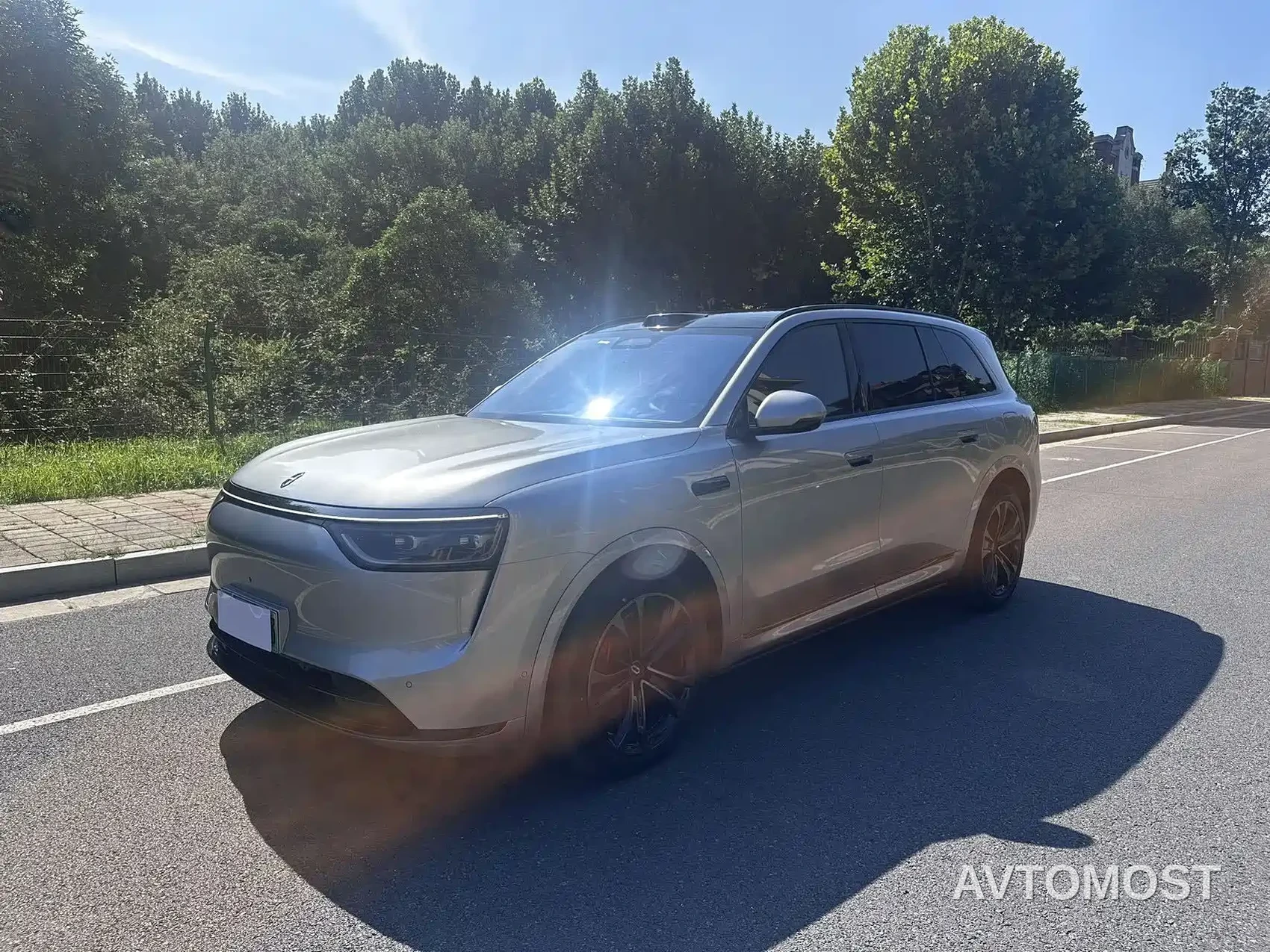 AITO M8 2025 Range Extender Max+ Edition 53.4kWh 5-seater — фото 1