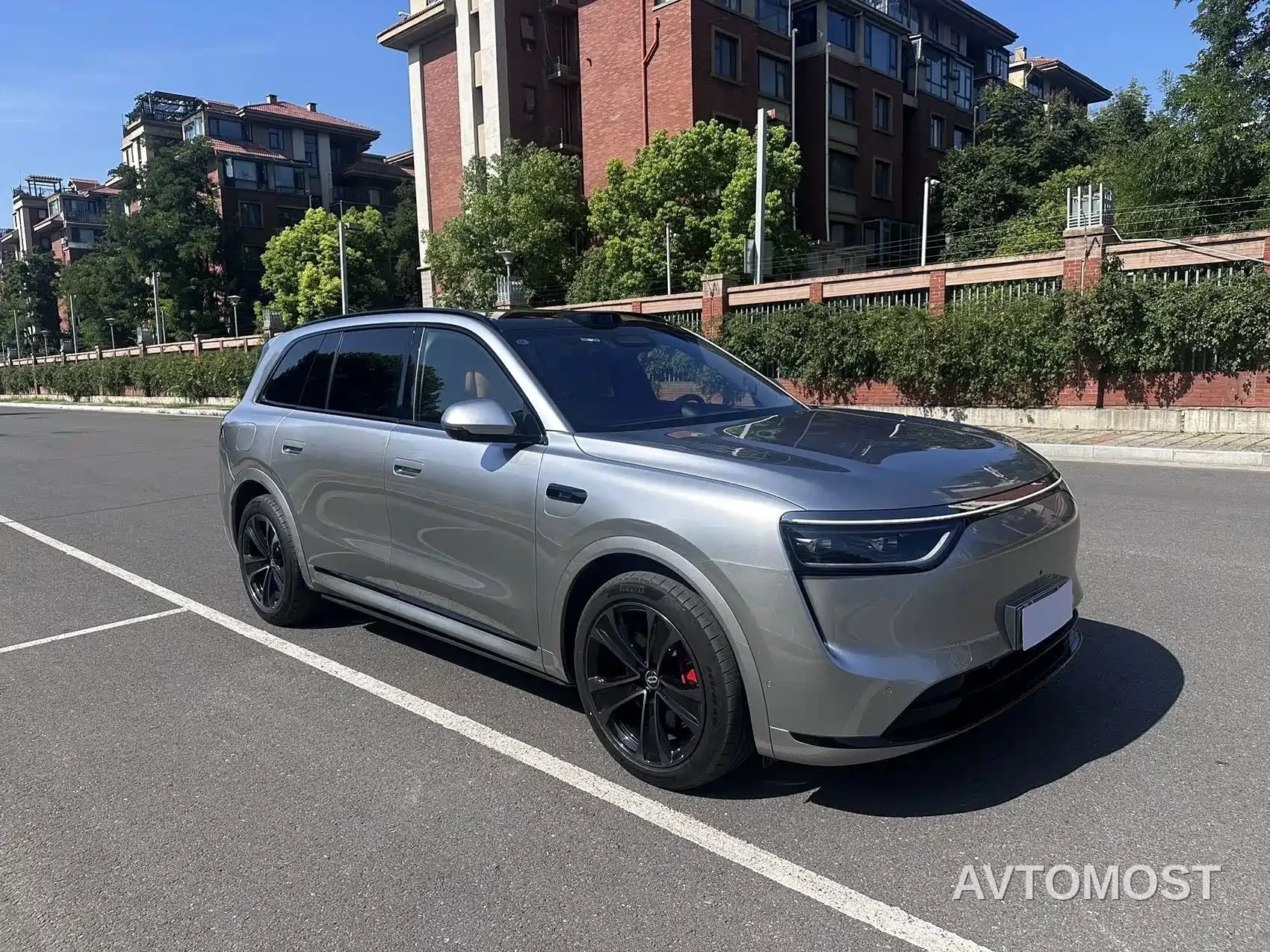 AITO M8 2025 Range Extender Max+ Edition 53.4kWh 5-seater — фото 3