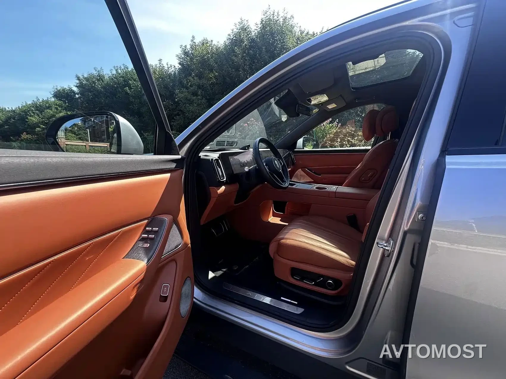 AITO M8 2025 Range Extender Max+ Edition 53.4kWh 5-seater — фото 4