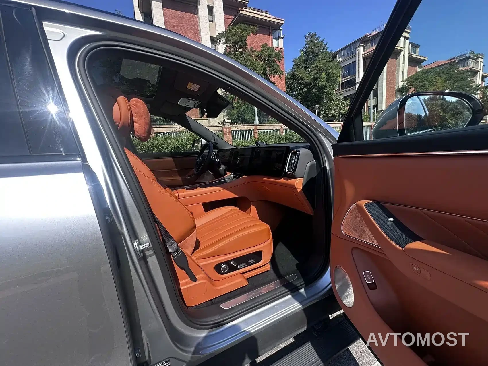 AITO M8 2025 Range Extender Max+ Edition 53.4kWh 5-seater — фото 6