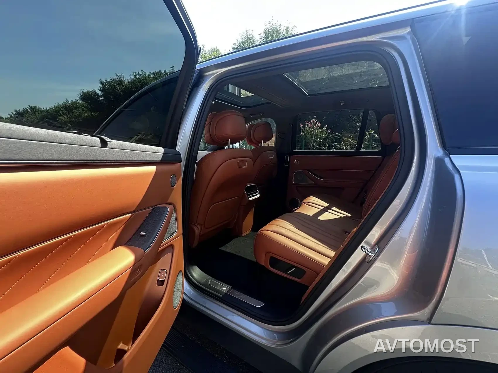 AITO M8 2025 Range Extender Max+ Edition 53.4kWh 5-seater — фото 7