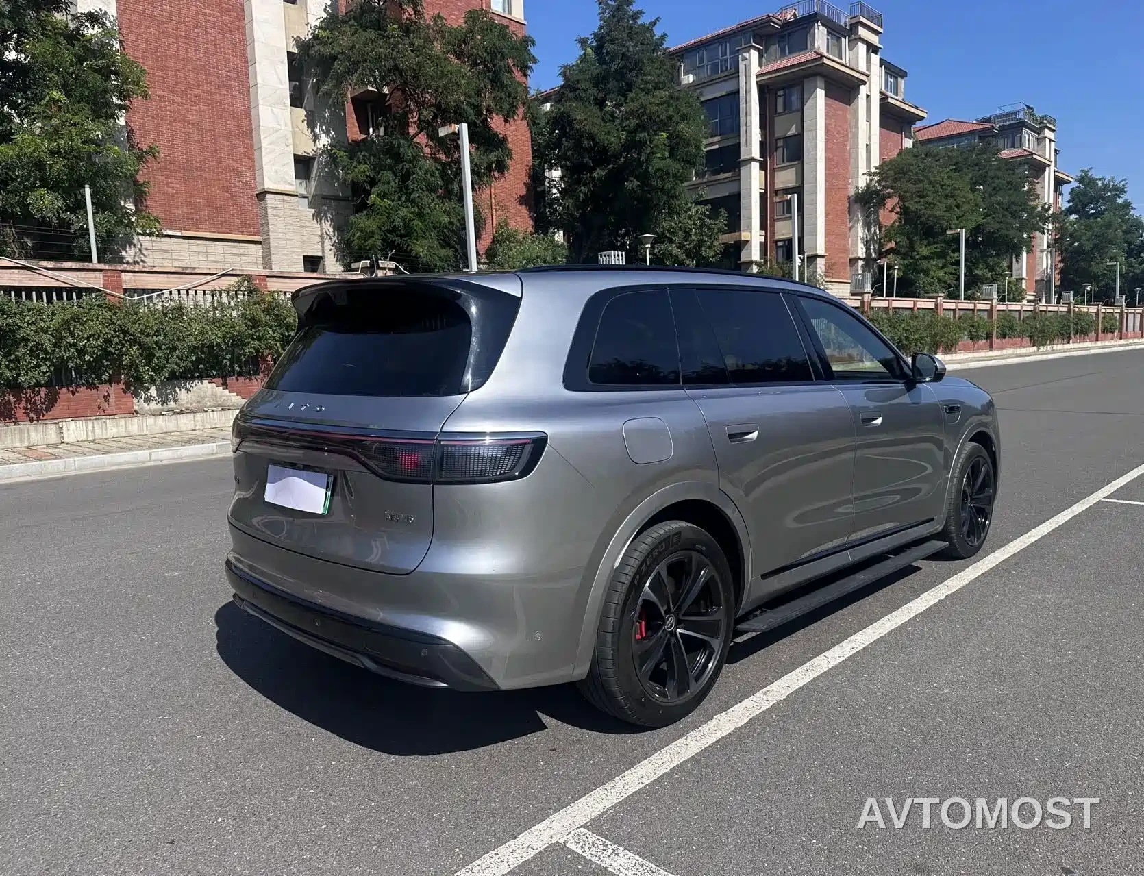 AITO M8 2025 Range Extender Max+ Edition 53.4kWh 5-seater — фото 8