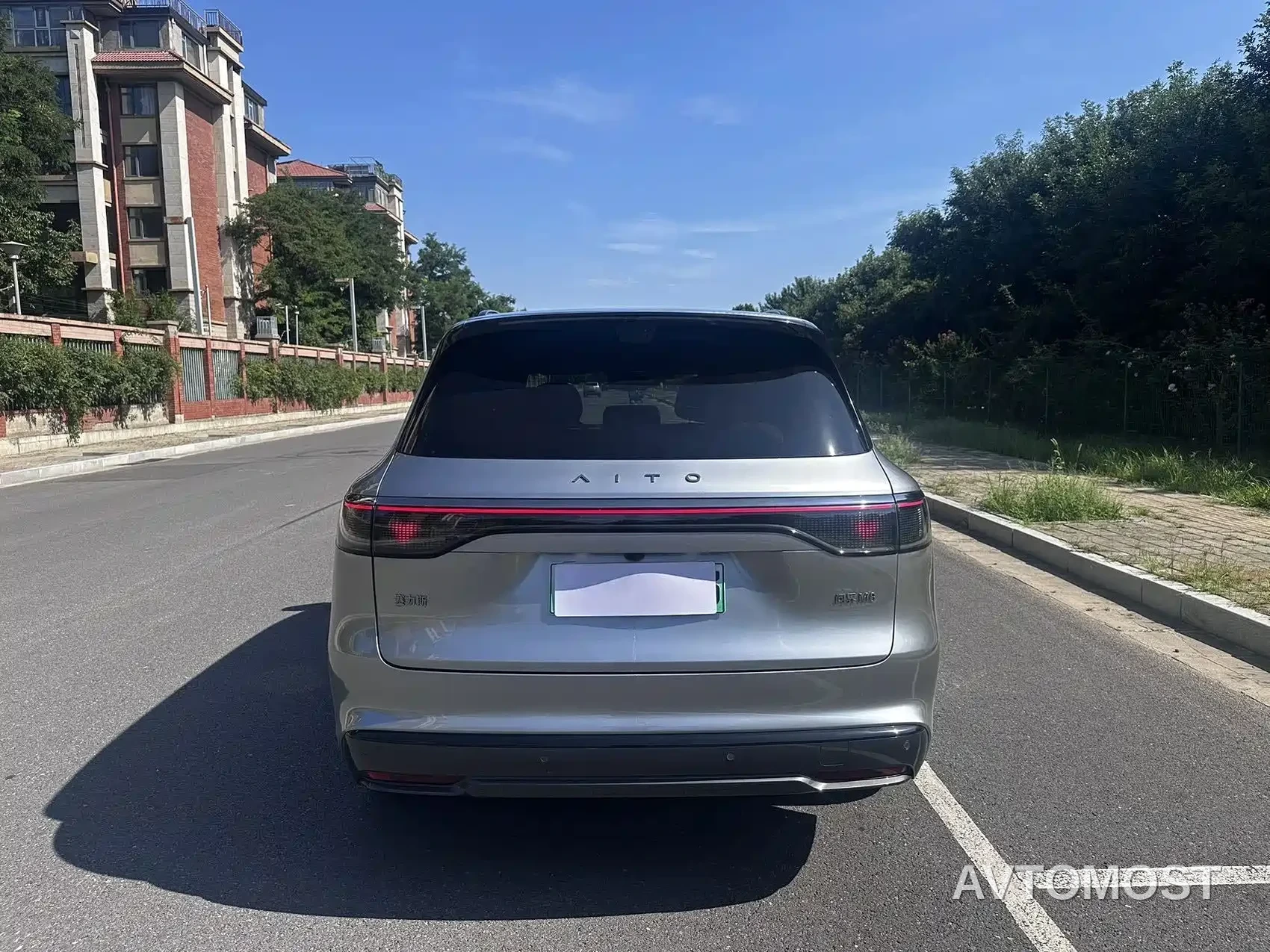 AITO M8 2025 Range Extender Max+ Edition 53.4kWh 5-seater — фото 9