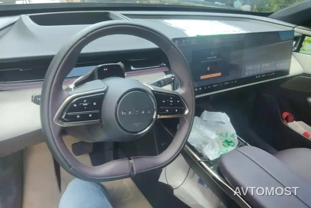 Mazda EZ-60 2025 Range-extender Base Model — фото 12