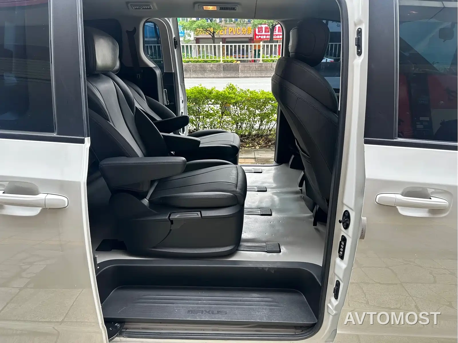SAIC Maxus G10 2025 2.0T Manual Multi-Purpose Edition Diesel 7-Seater — фото 4