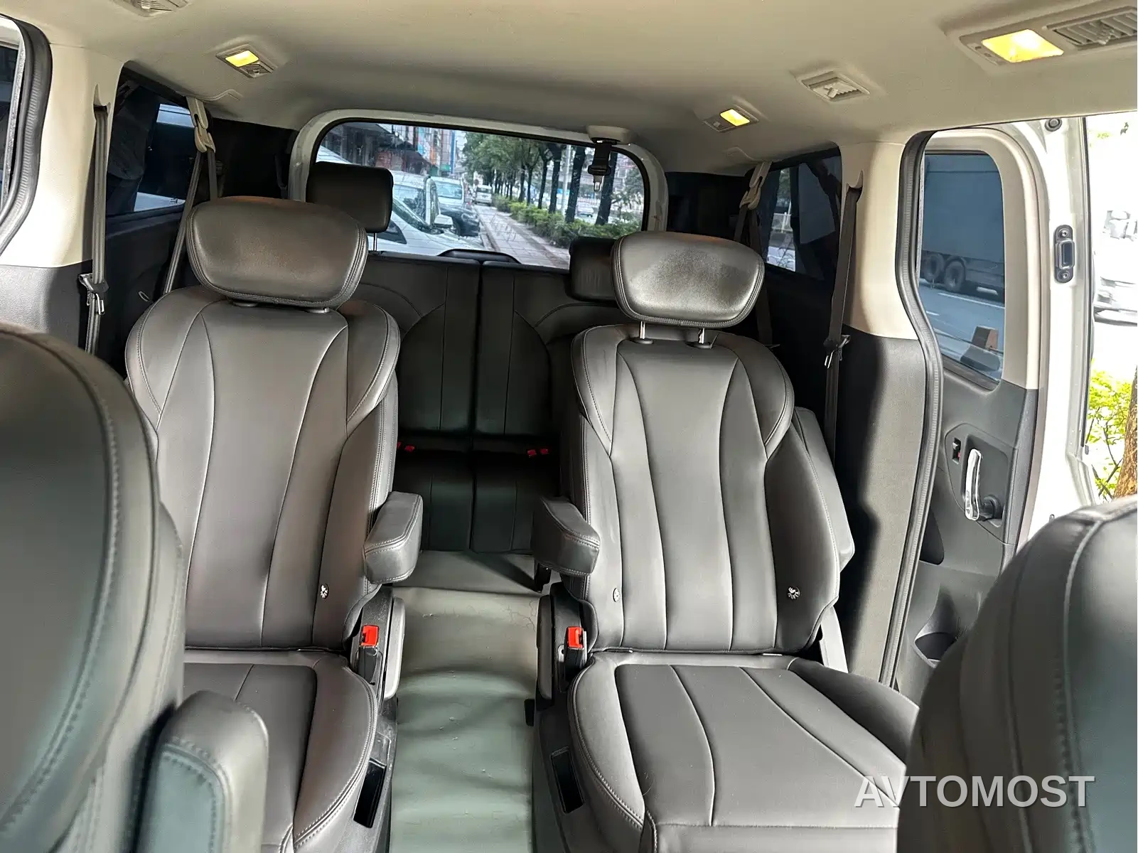 SAIC Maxus G10 2025 2.0T Manual Multi-Purpose Edition Diesel 7-Seater — фото 5