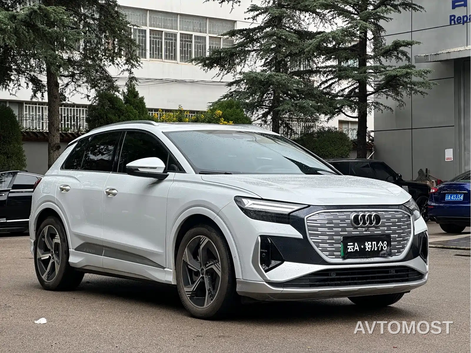 Audi Q4 e-tron 2022 50 e-tron quattro Innovation Edition — фото 3