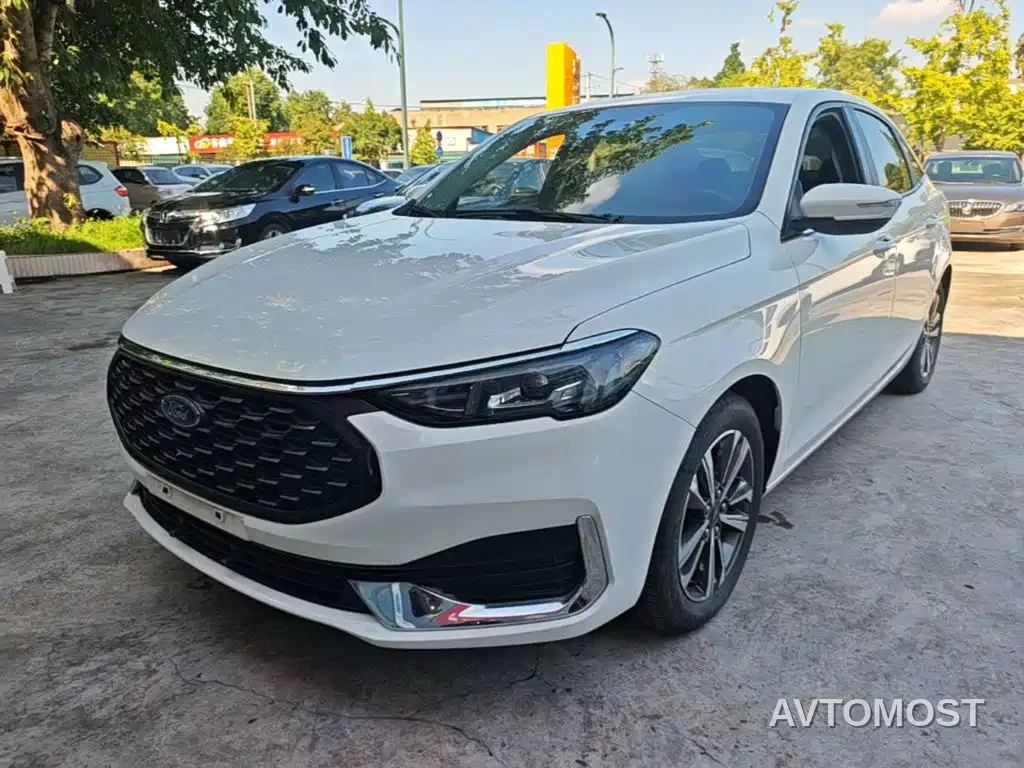 Ford Escort 2021 1.5L Automatic Diamond Edition — фото 2