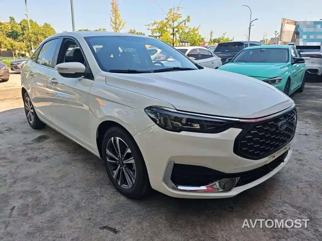Ford Escort 2021 1.5L Automatic Diamond Edition — фото 4