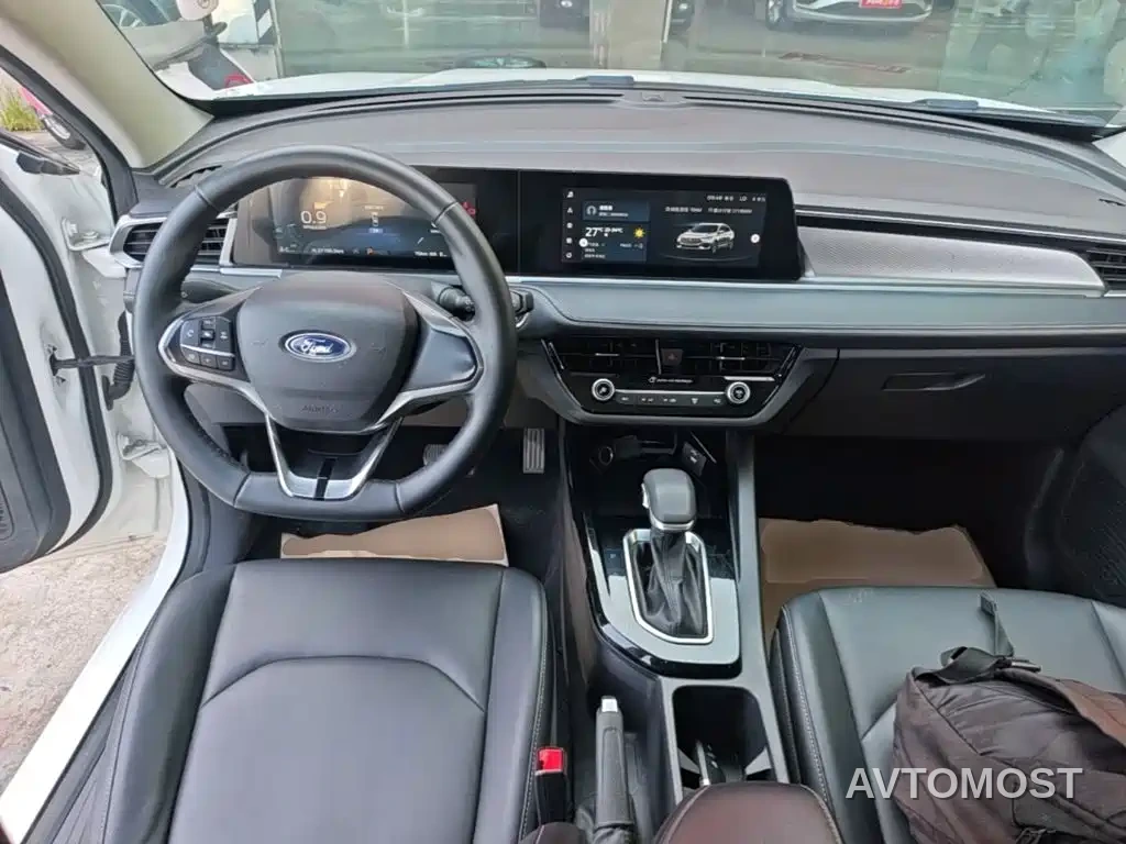 Ford Escort 2021 1.5L Automatic Diamond Edition — фото 10
