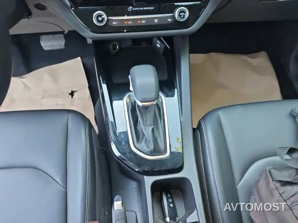 Ford Escort 2021 1.5L Automatic Diamond Edition — фото 13