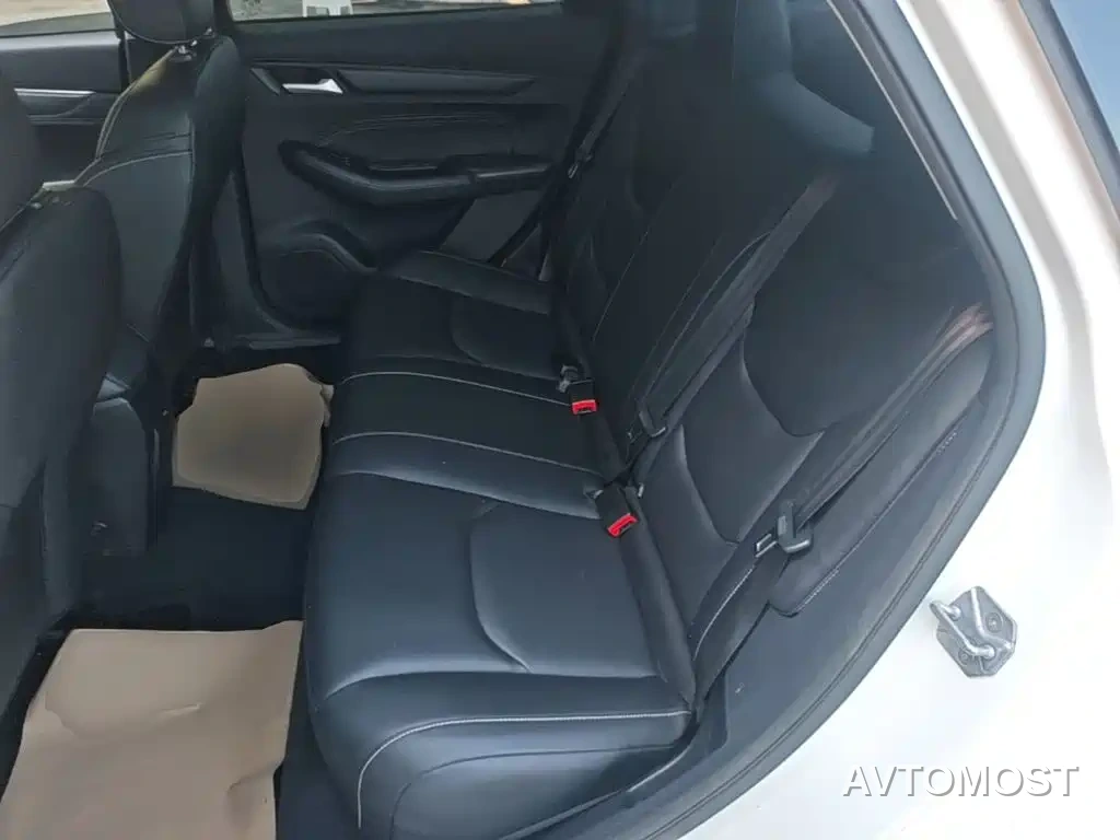 Ford Escort 2021 1.5L Automatic Diamond Edition — фото 16