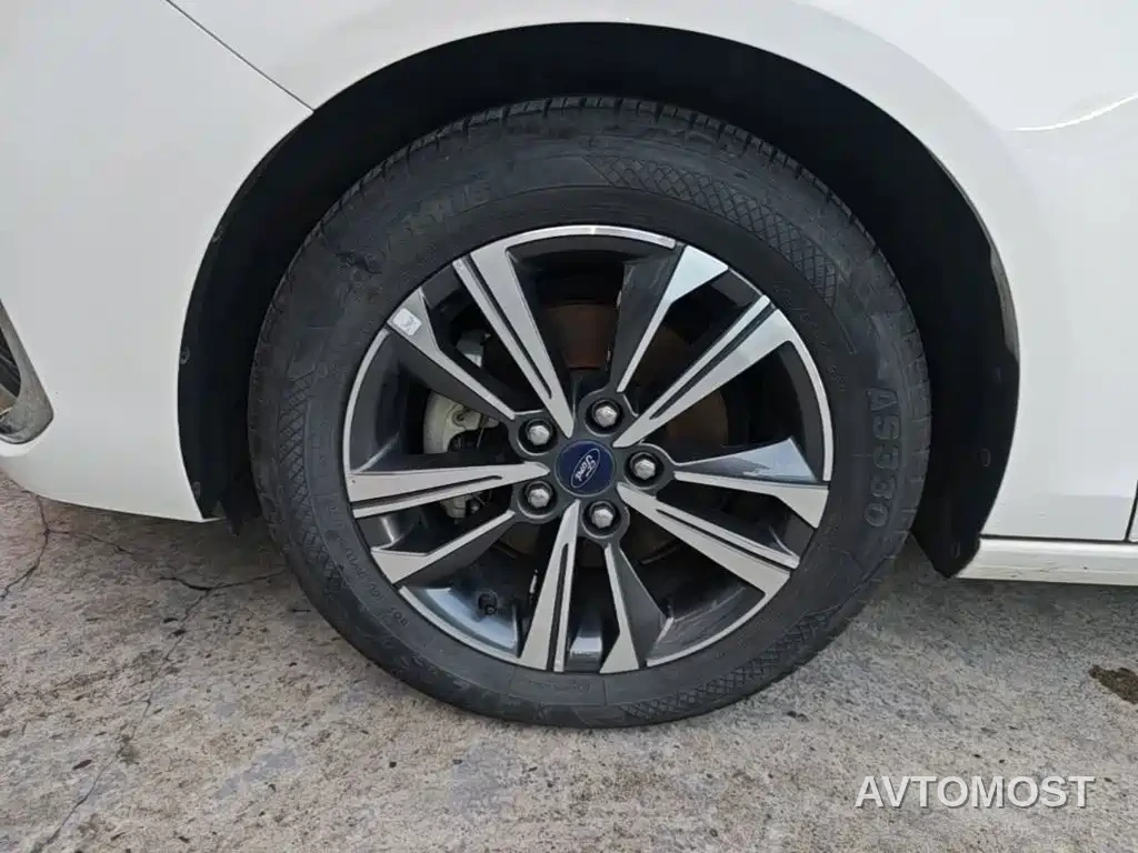 Ford Escort 2021 1.5L Automatic Diamond Edition — фото 22