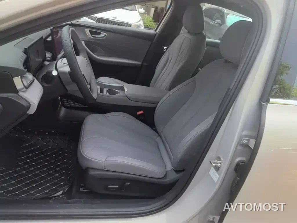 Roewe M7 DMH 2025 Base — фото 15