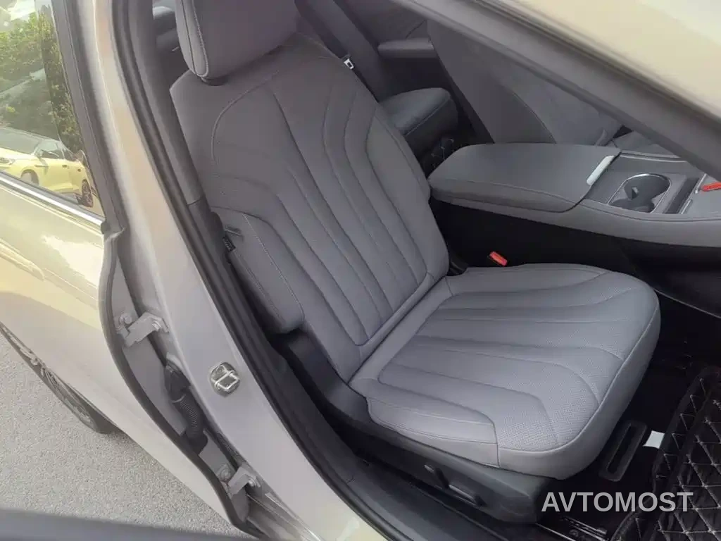 Roewe M7 DMH 2025 Base — фото 24