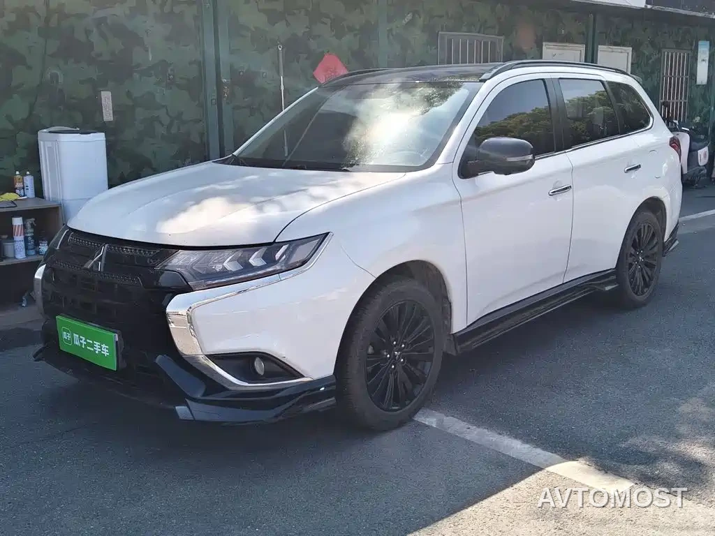 Mitsubishi Outlander 2021 2.4L 4WD Yaodong Edition 5-seater — фото 2