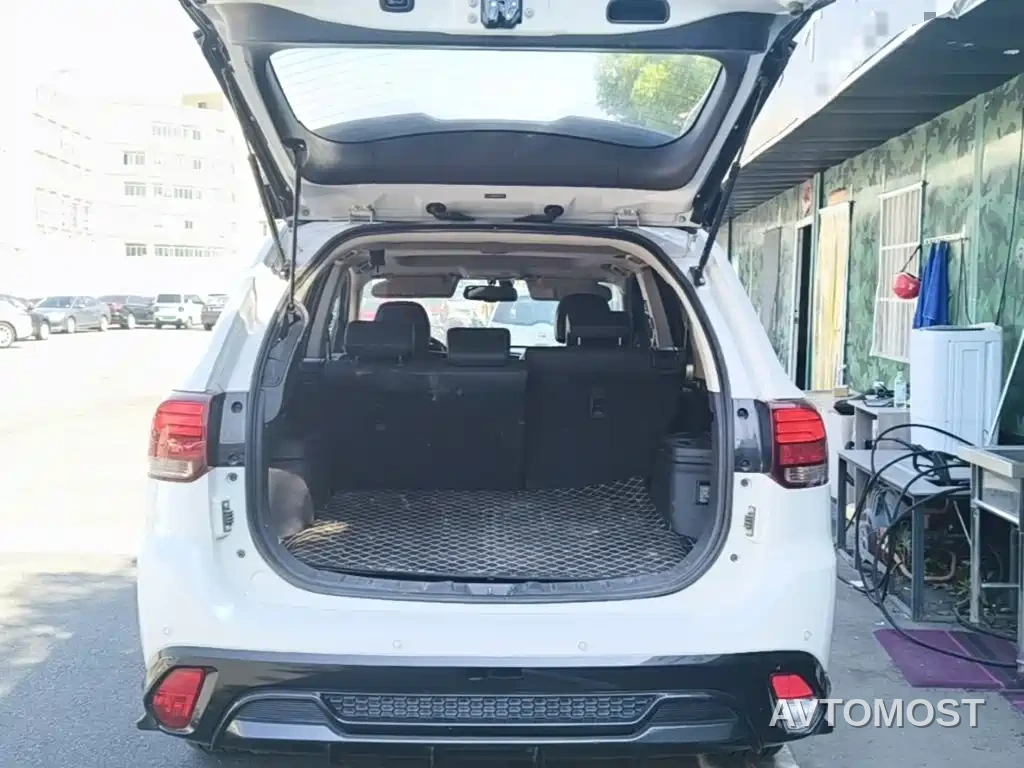 Mitsubishi Outlander 2021 2.4L 4WD Yaodong Edition 5-seater — фото 19