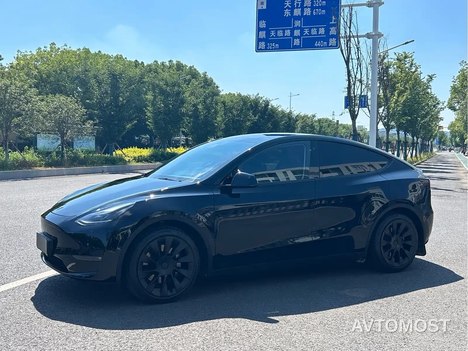 Tesla Model Y 2021 Standard Range Rear-Wheel Drive — фото 1