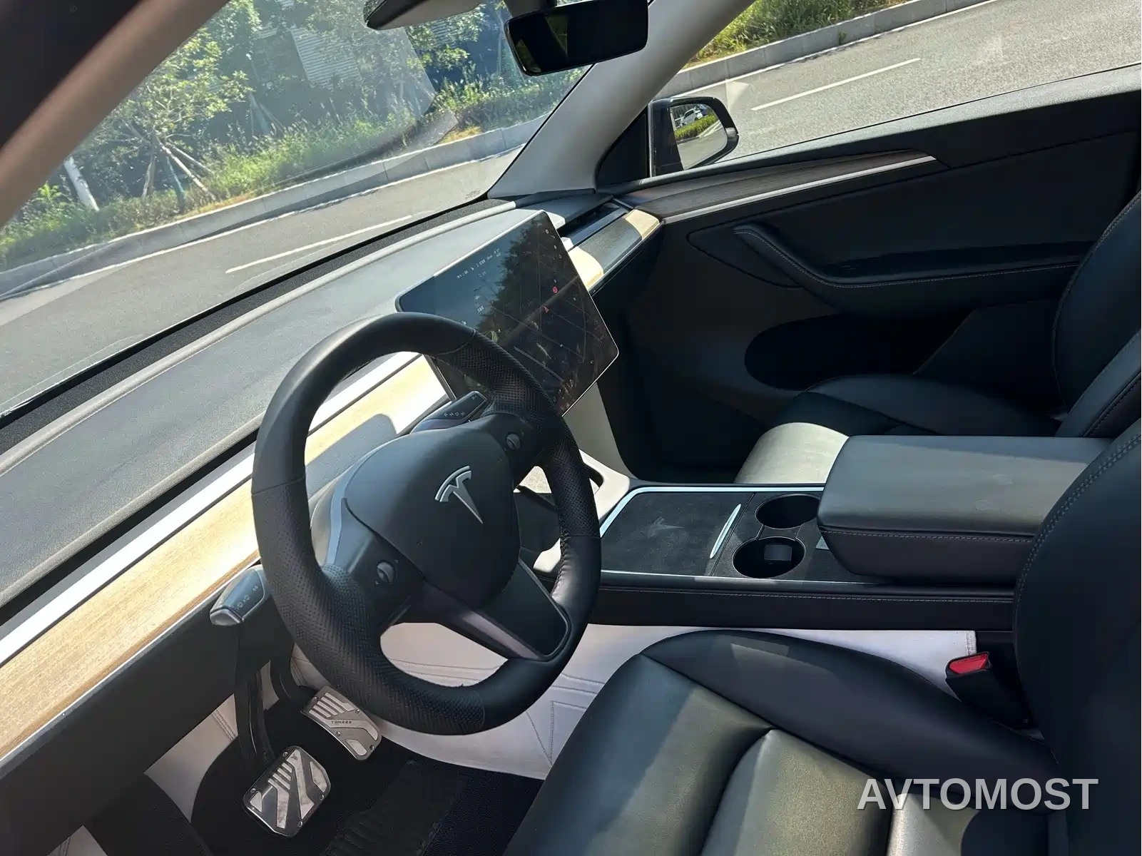 Tesla Model Y 2021 Standard Range Rear-Wheel Drive — фото 3