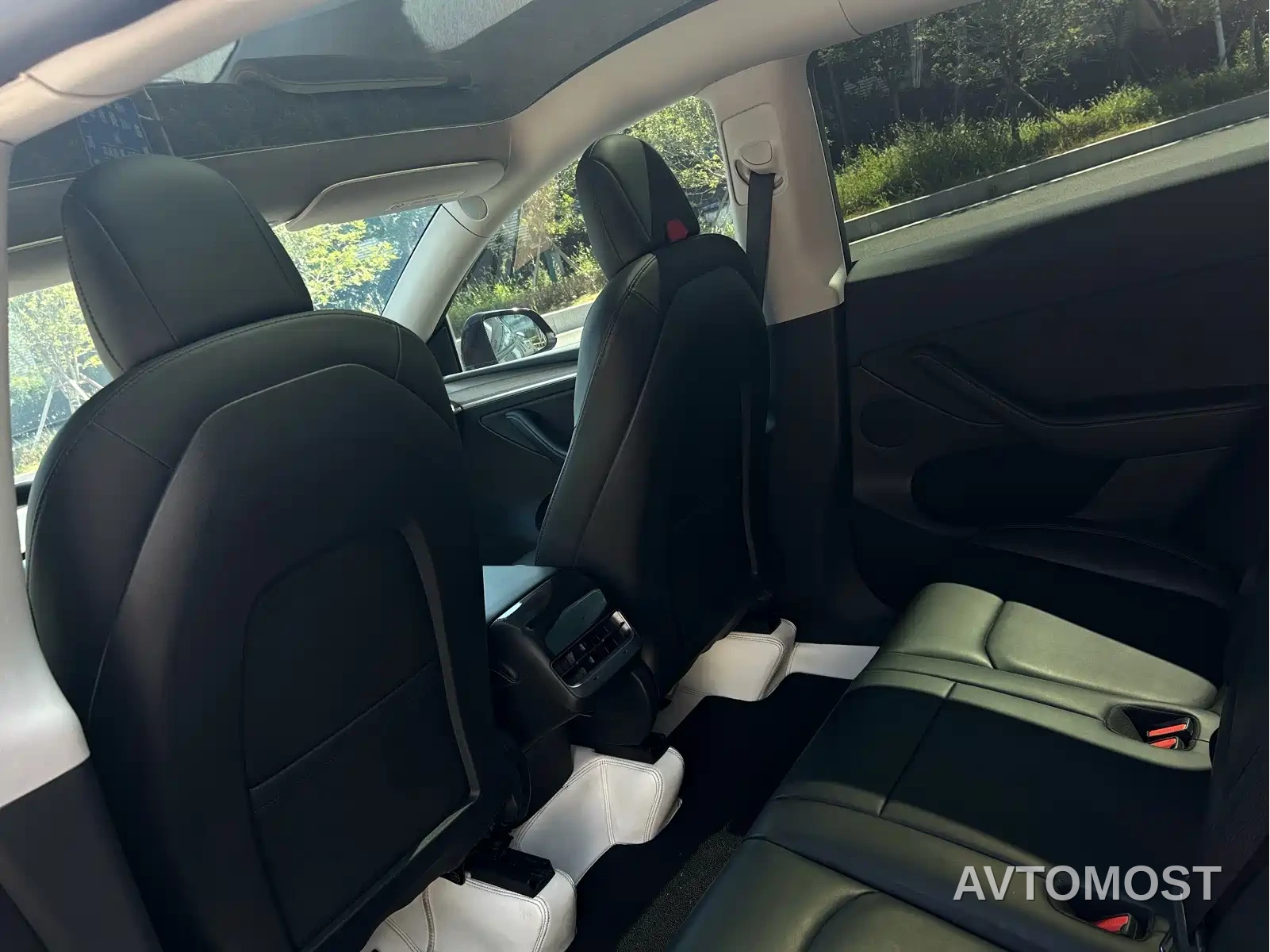 Tesla Model Y 2021 Standard Range Rear-Wheel Drive — фото 5