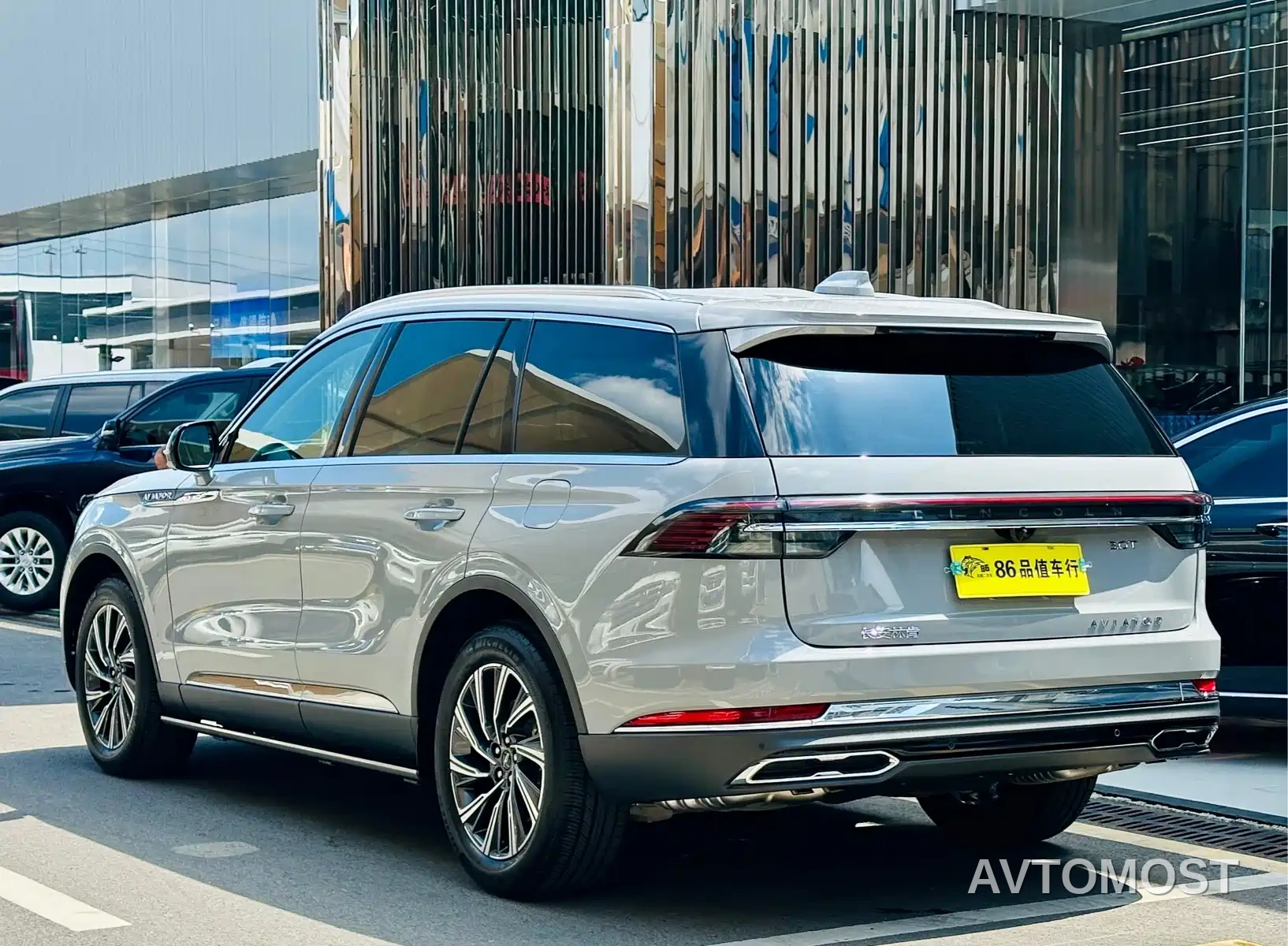 Lincoln Aviator 2024 3.0T V6 AWD Elegance Edition 6-Seater — фото 4