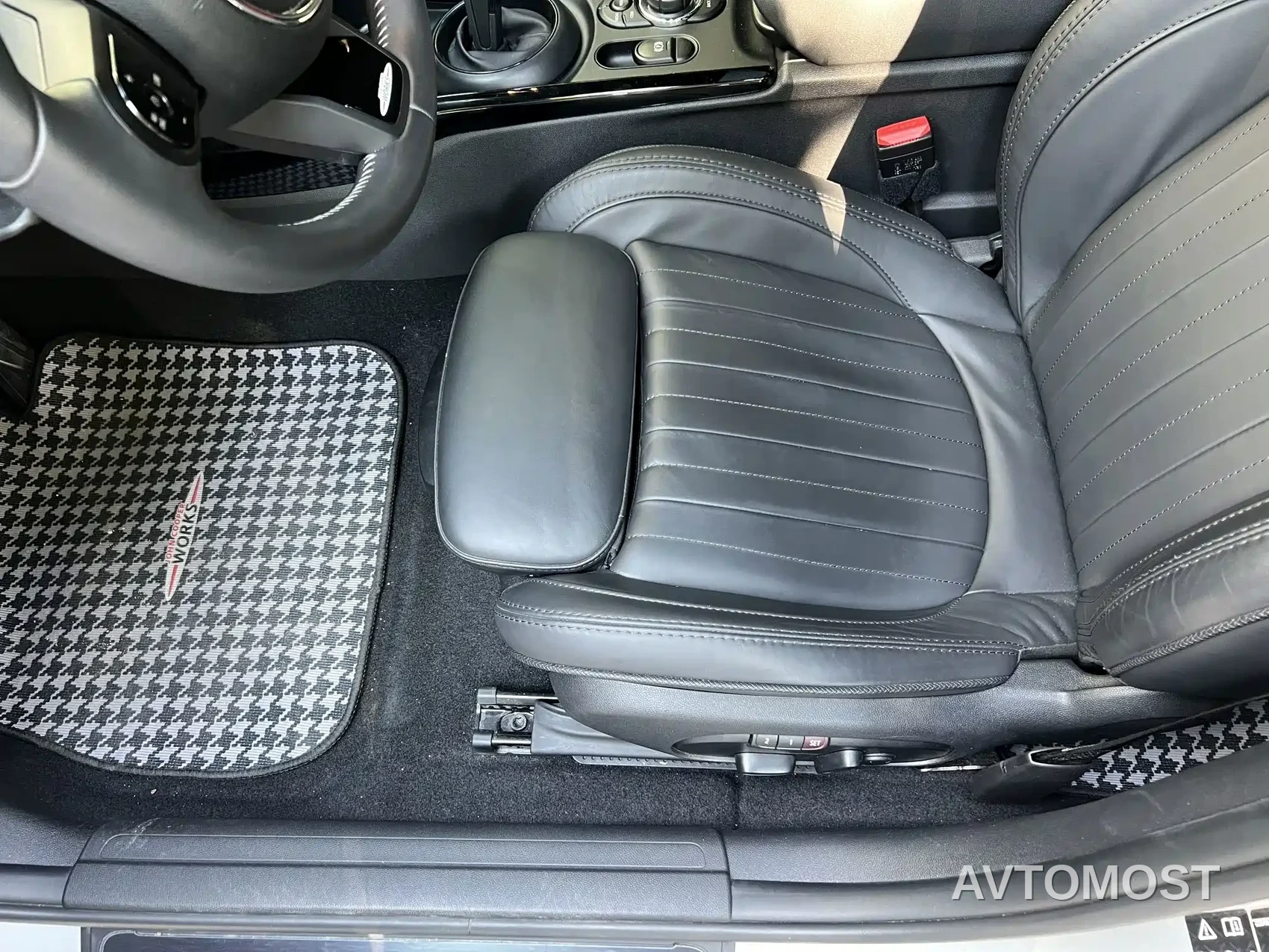 MINI JCW CLUBMAN 2023 2.0T JOHN COOPER WORKS ALL-IN — фото 7