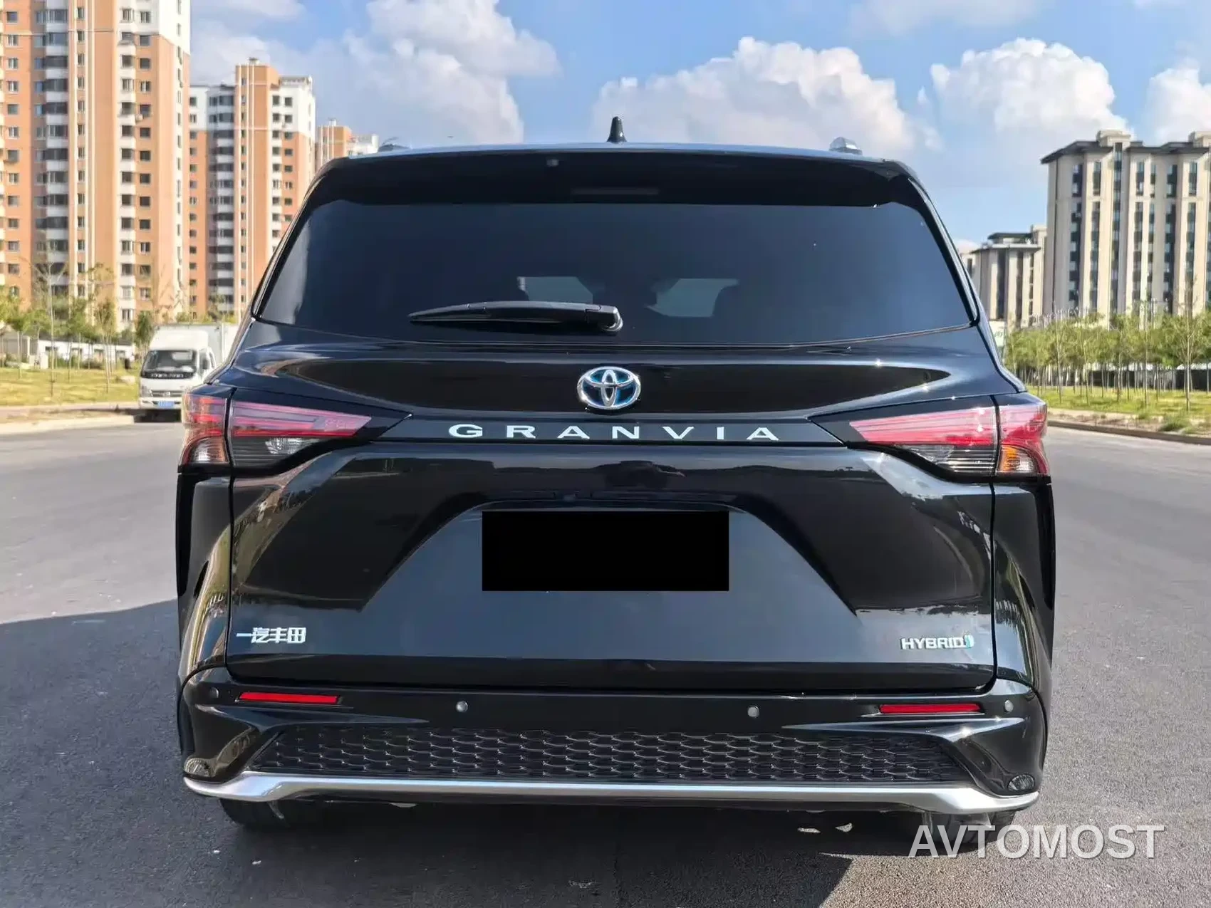 Toyota Granvia 2023 2.5L Hybrid Prestige PLUS Edition — фото 8