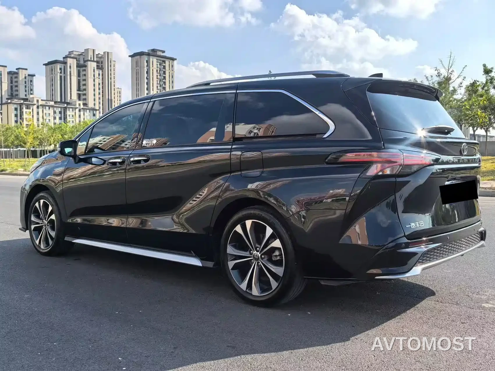 Toyota Granvia 2023 2.5L Hybrid Prestige PLUS Edition — фото 9