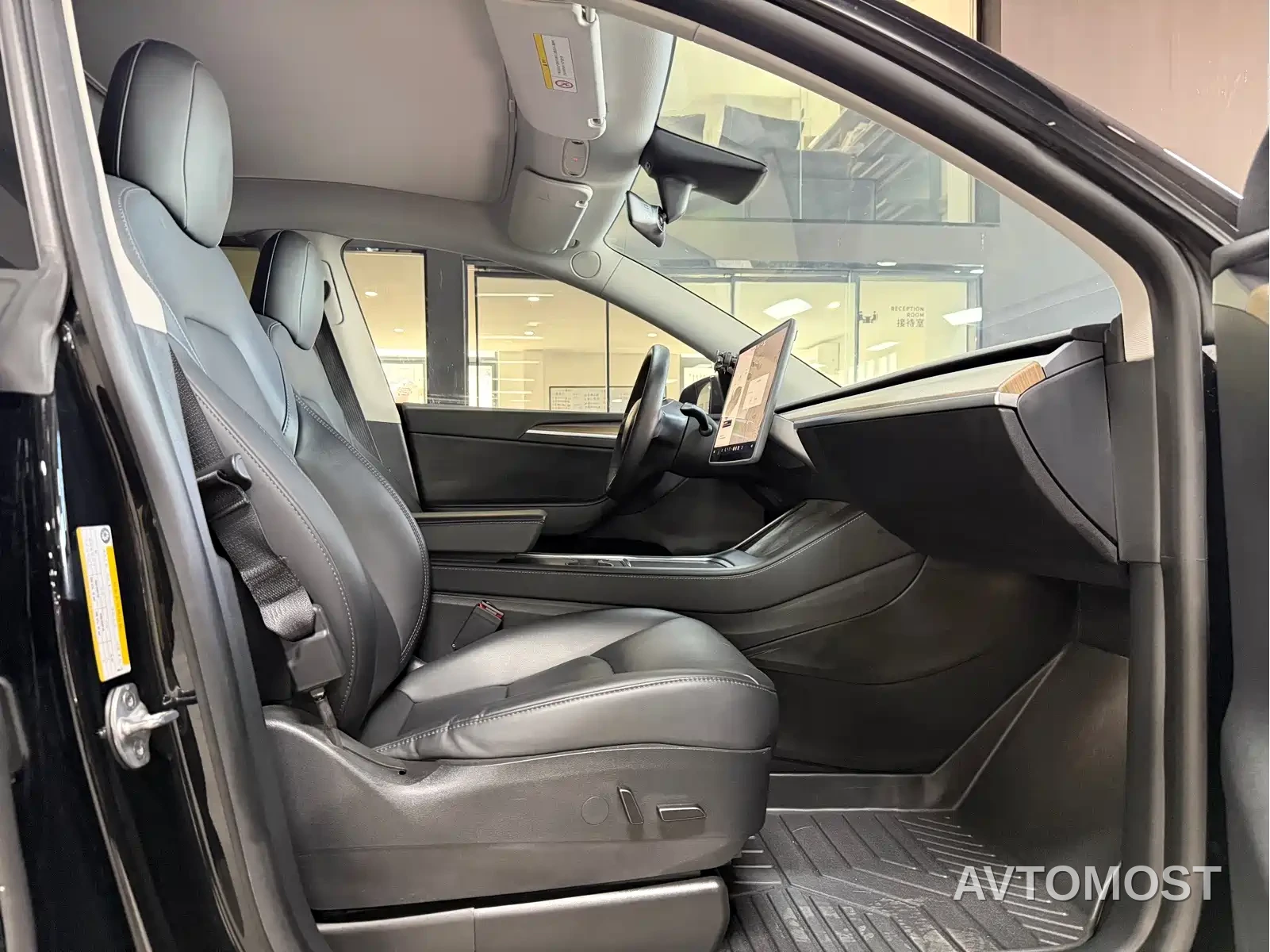 Tesla Model Y 2021 Standard Range Rear-Wheel Drive — фото 9