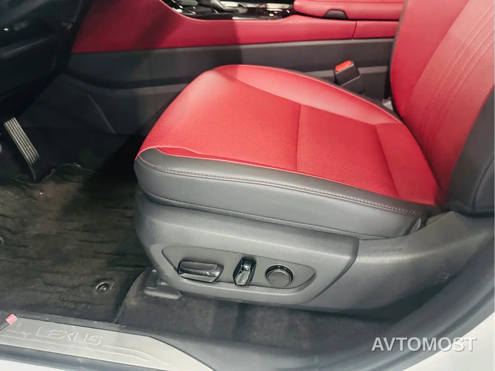 Lexus NX 2025 Model 200 Base Version — фото 4