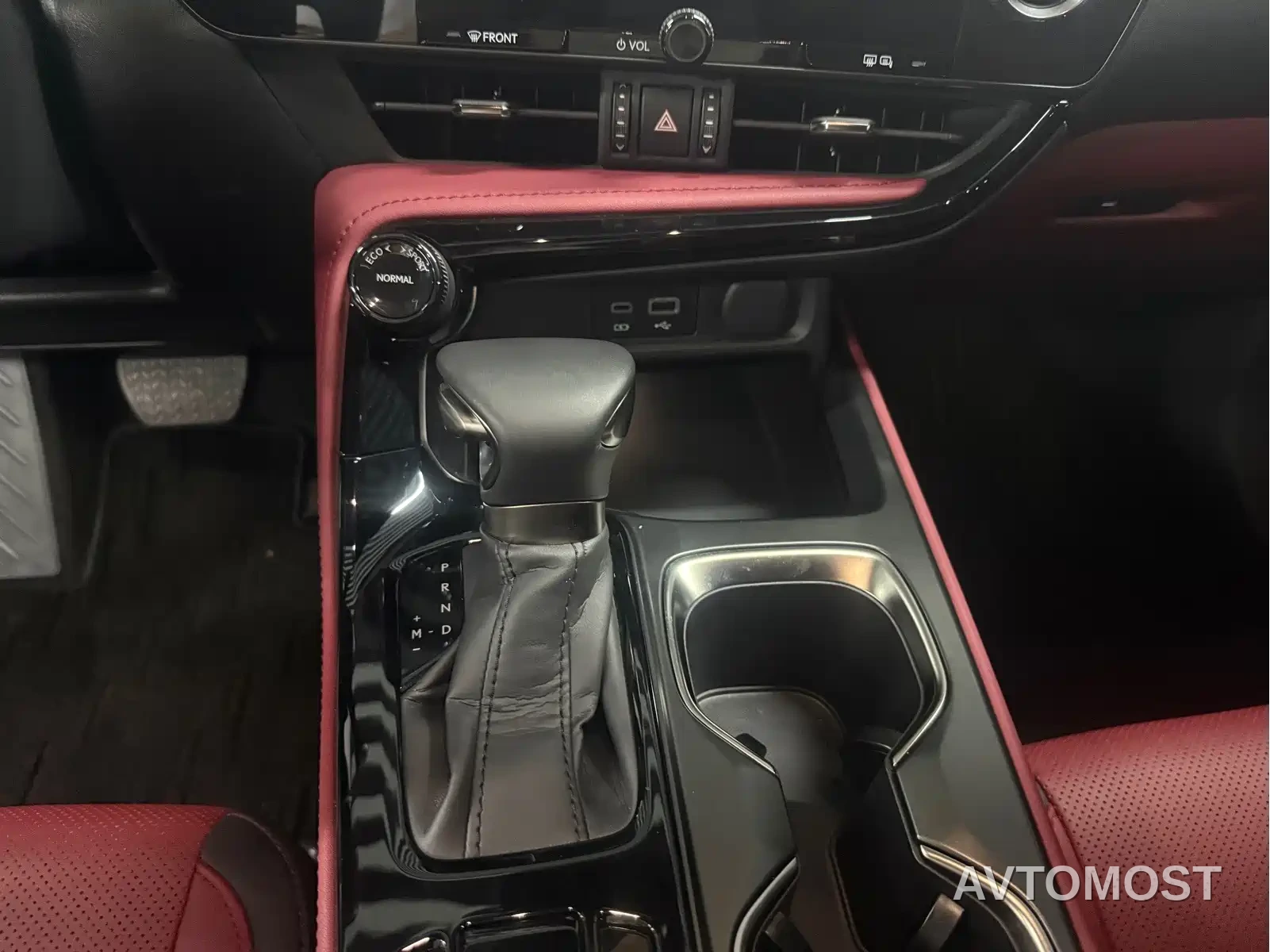 Lexus NX 2025 Model 200 Base Version — фото 8